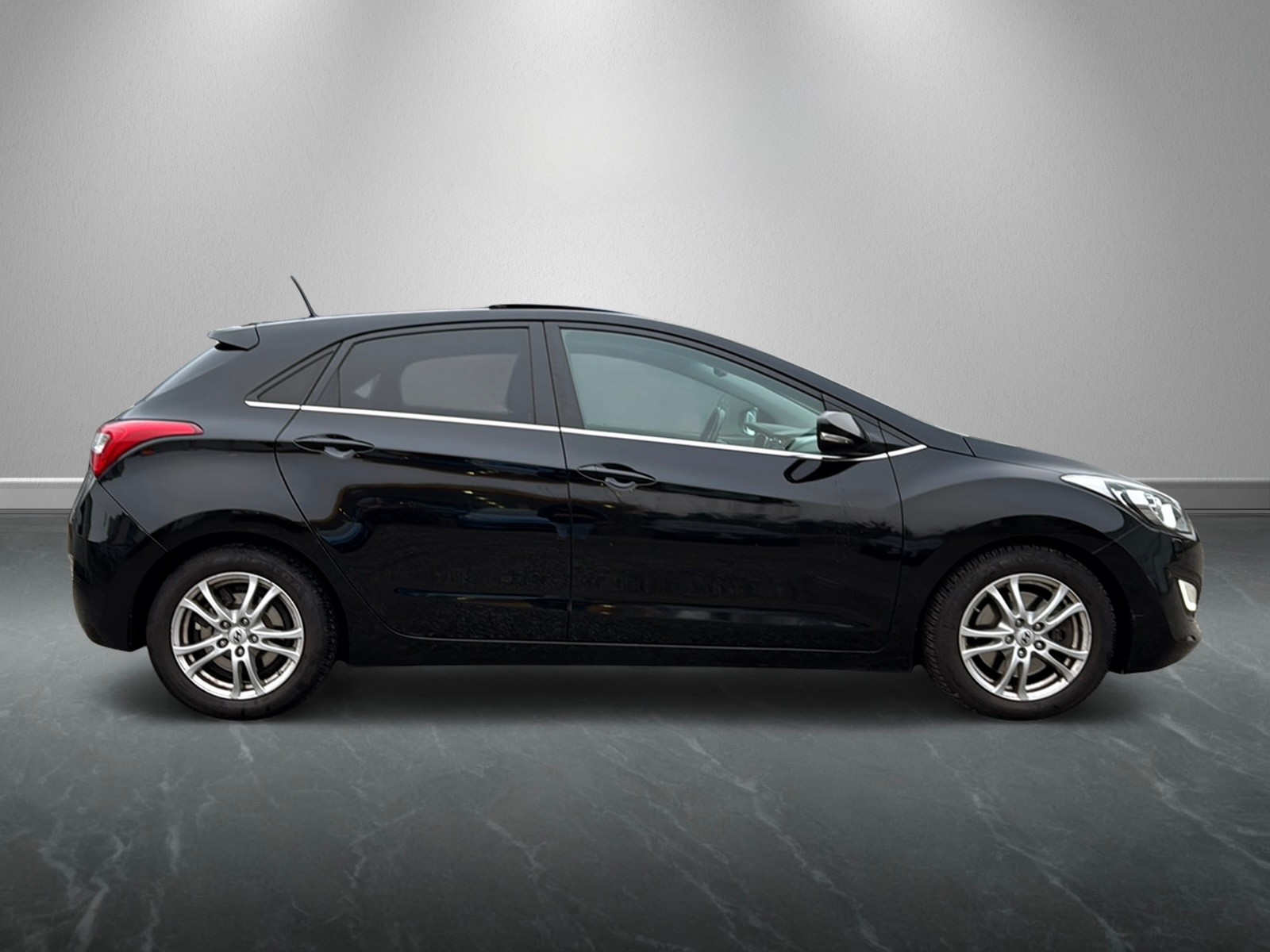 HYUNDAI i30 1.6 CRDi Vertex-image-3