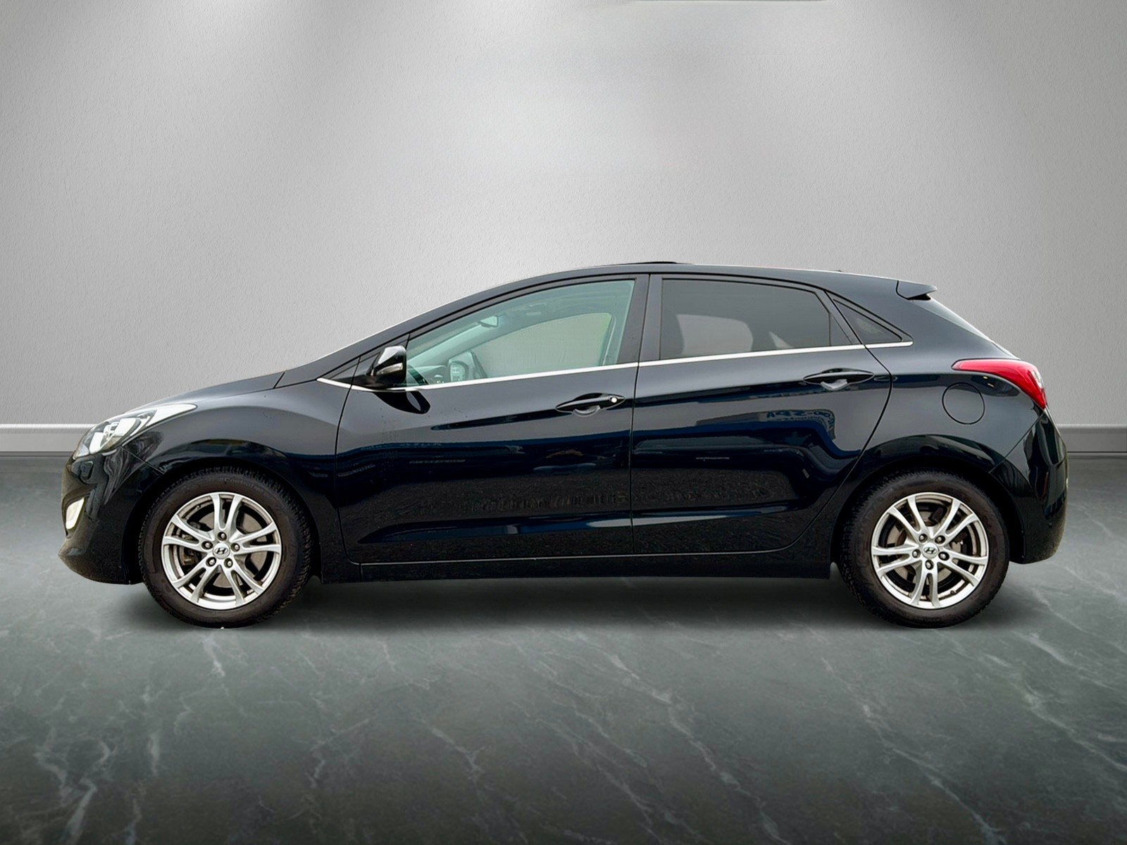 HYUNDAI i30 1.6 CRDi Vertex-image-1
