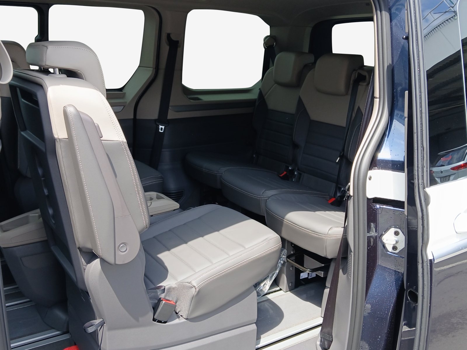 VW Multivan 2.0 TDI Style Liberty DSG-image-11