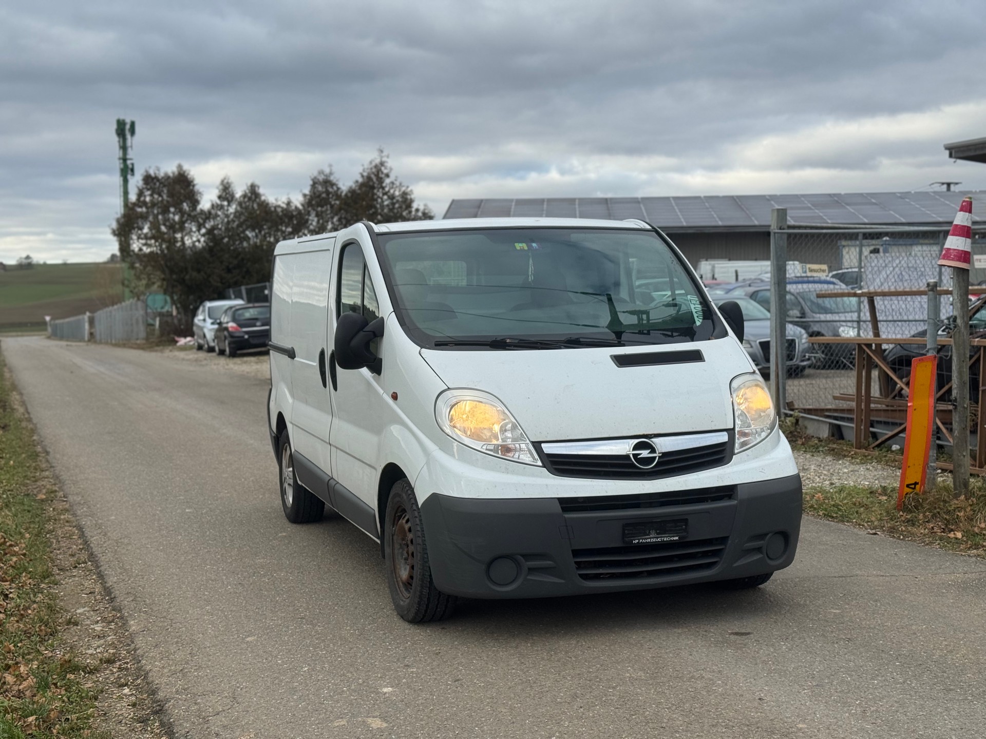 OPEL Vivaro 2.5 CDTI 2.7t L1H1-image-2
