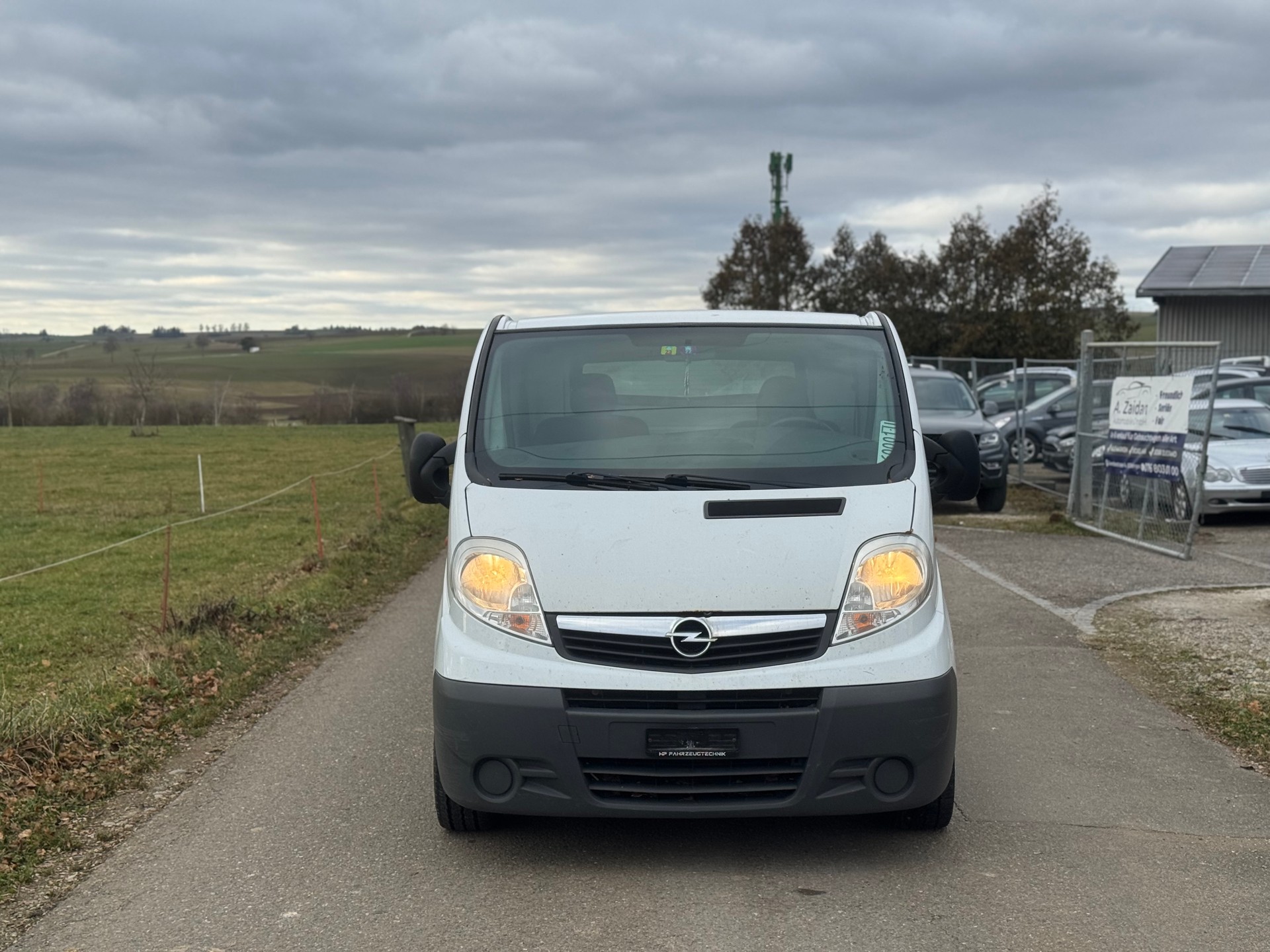 OPEL Vivaro 2.5 CDTI 2.7t L1H1-image-1