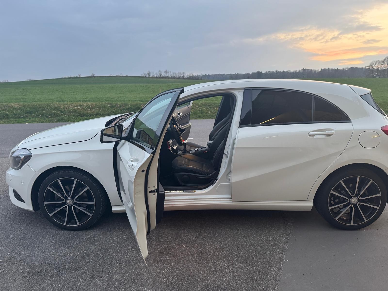 MERCEDES-BENZ A 180 Style-image-2