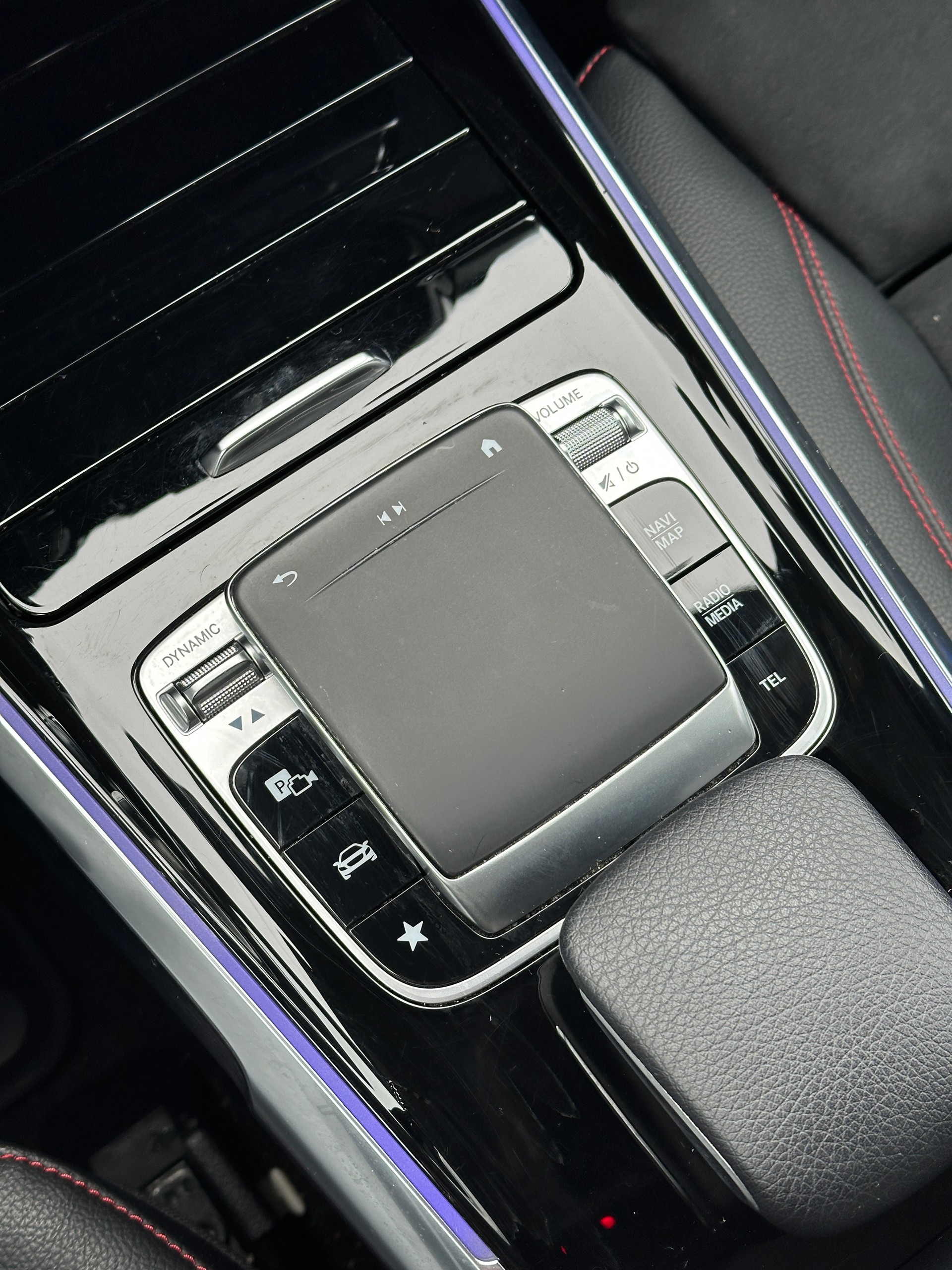 MERCEDES-BENZ GLB 250 AMG Line 4 MATIC 8G-Tronic-image-14