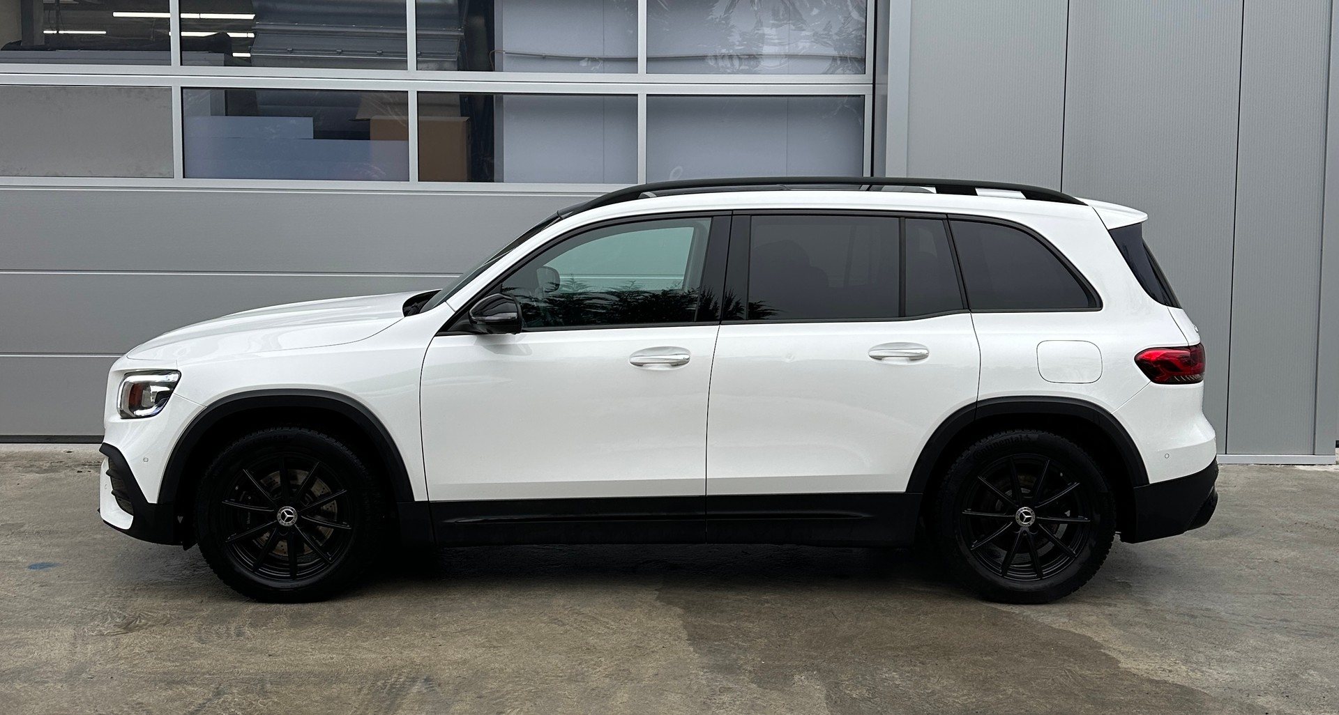MERCEDES-BENZ GLB 250 AMG Line 4 MATIC 8G-Tronic-image-1
