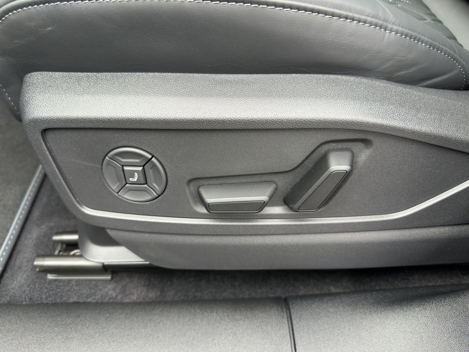 AUDI Q5 TDI quattro 150 kW S-tronic-image-12