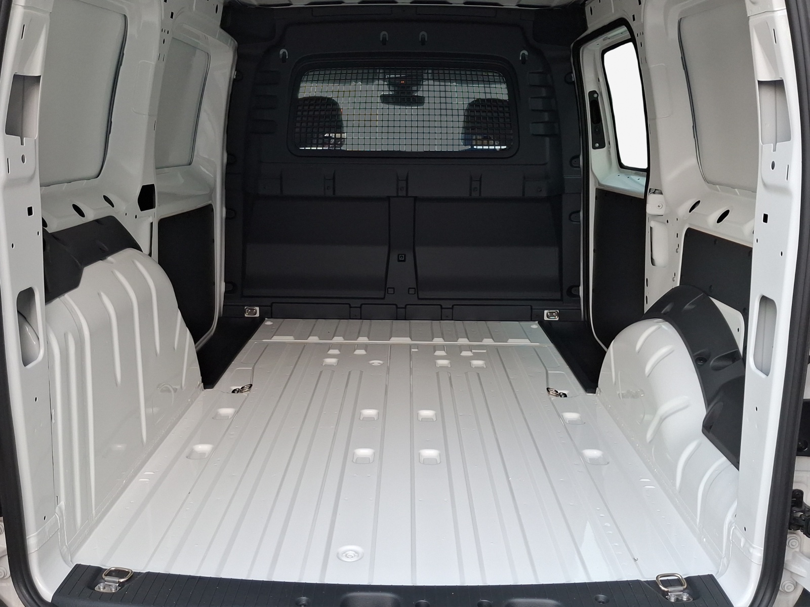 VW Caddy Cargo 1.5TSI Entry Maxi-image-12