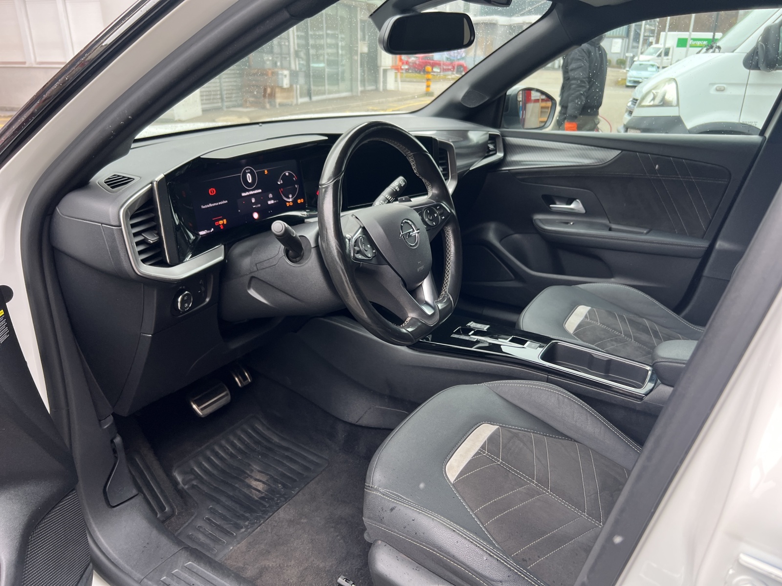 OPEL Mokka 1.2 Direct Injection Turbo Ultimate Aut.-image-21