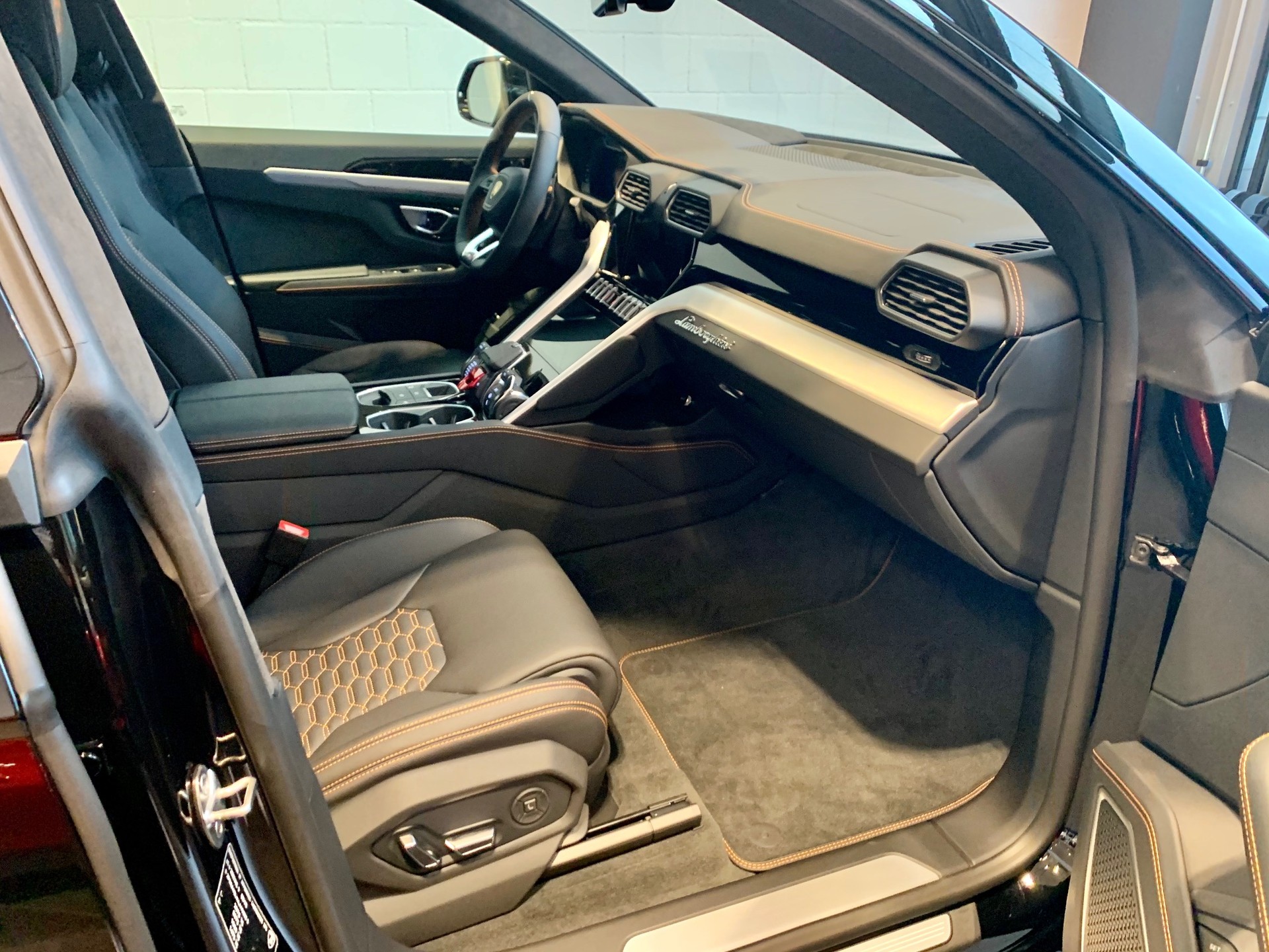 LAMBORGHINI Urus E-Gear-image-11