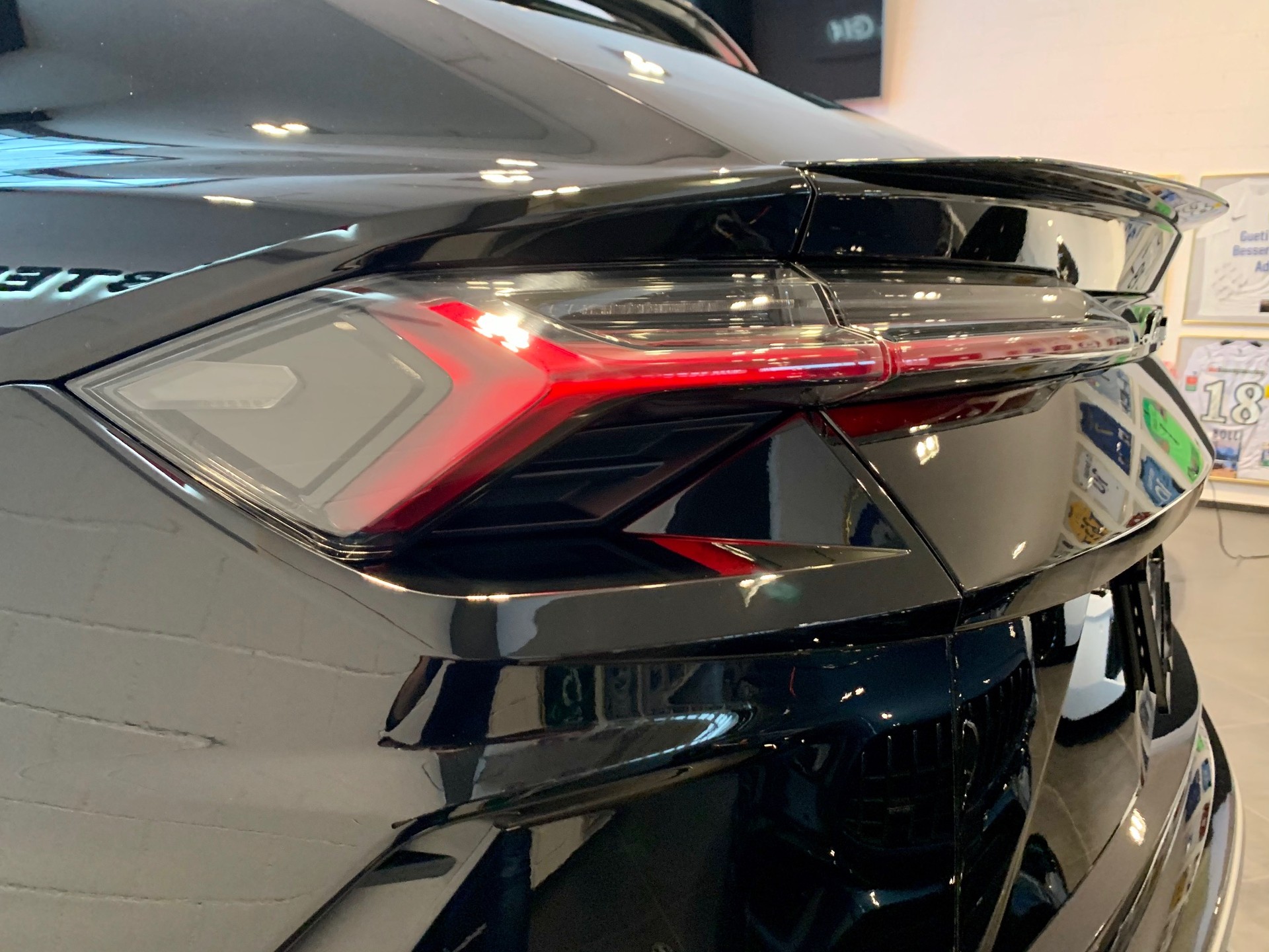 LAMBORGHINI Urus E-Gear-image-8