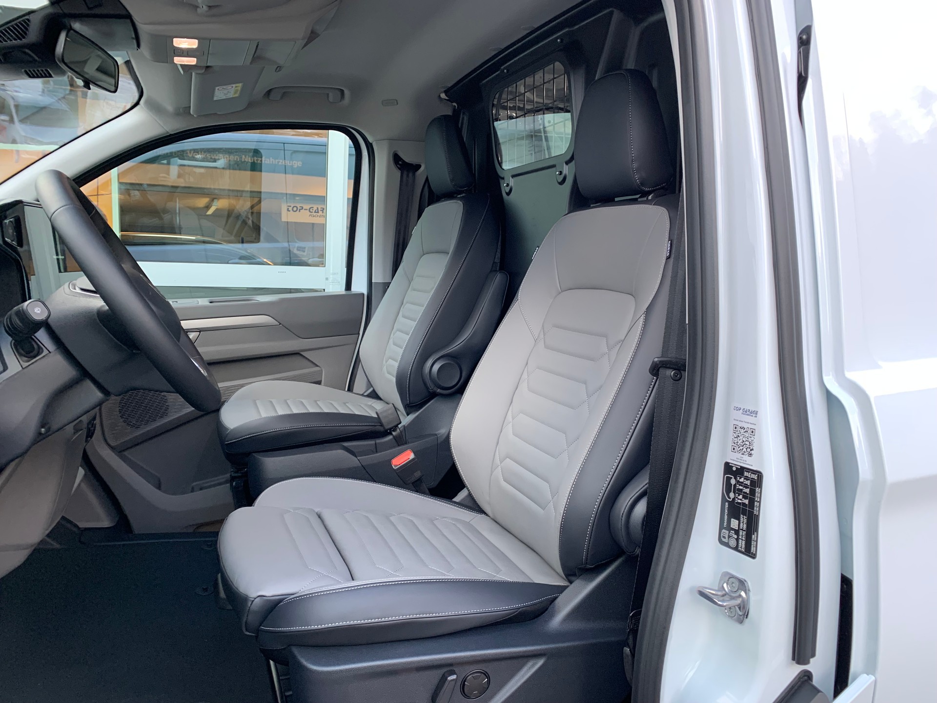 VW Transporter 2.0 TDI Edition 4Motion Automat-image-8