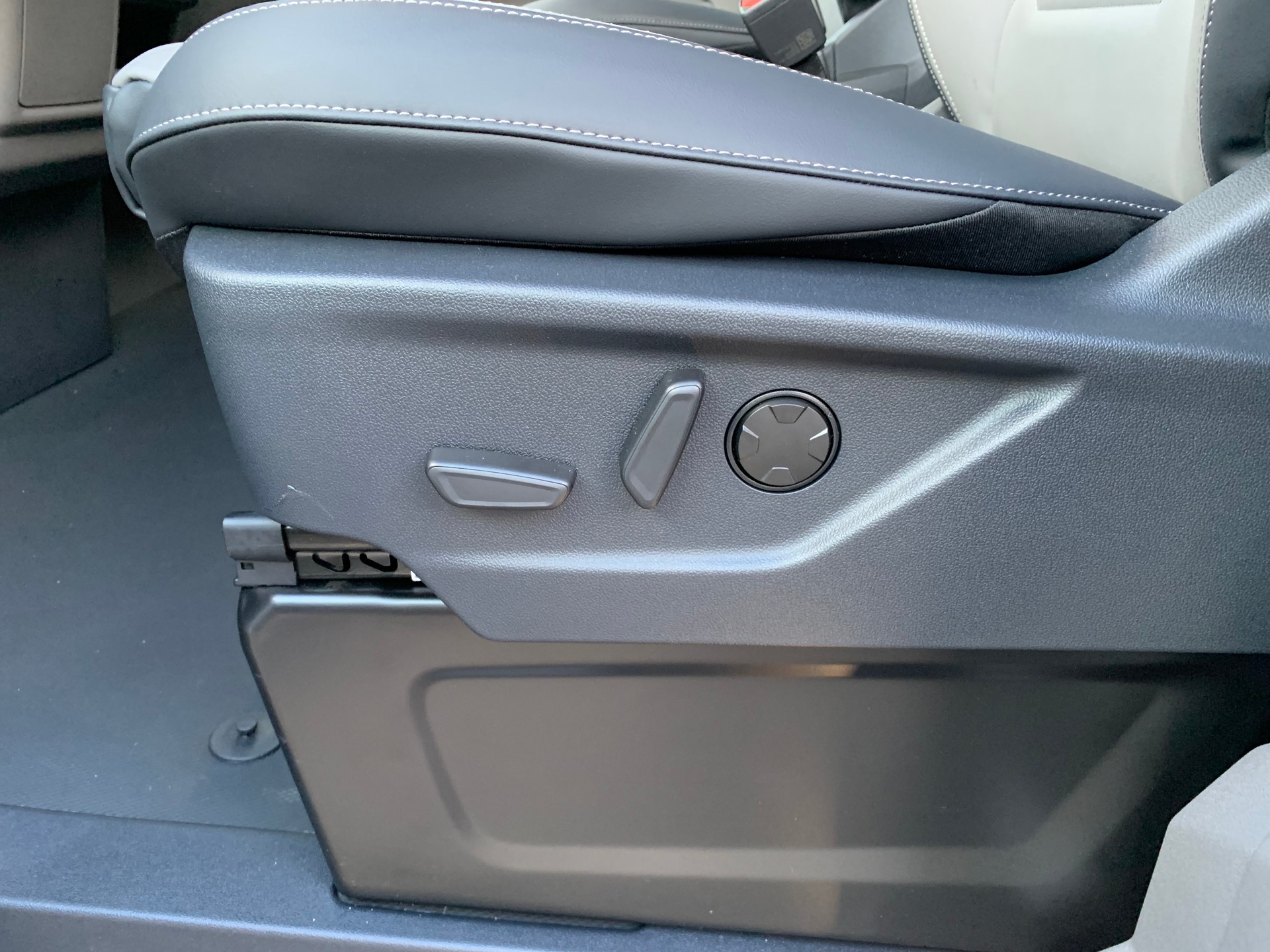 VW Transporter 2.0 TDI Edition 4Motion Automat-image-9