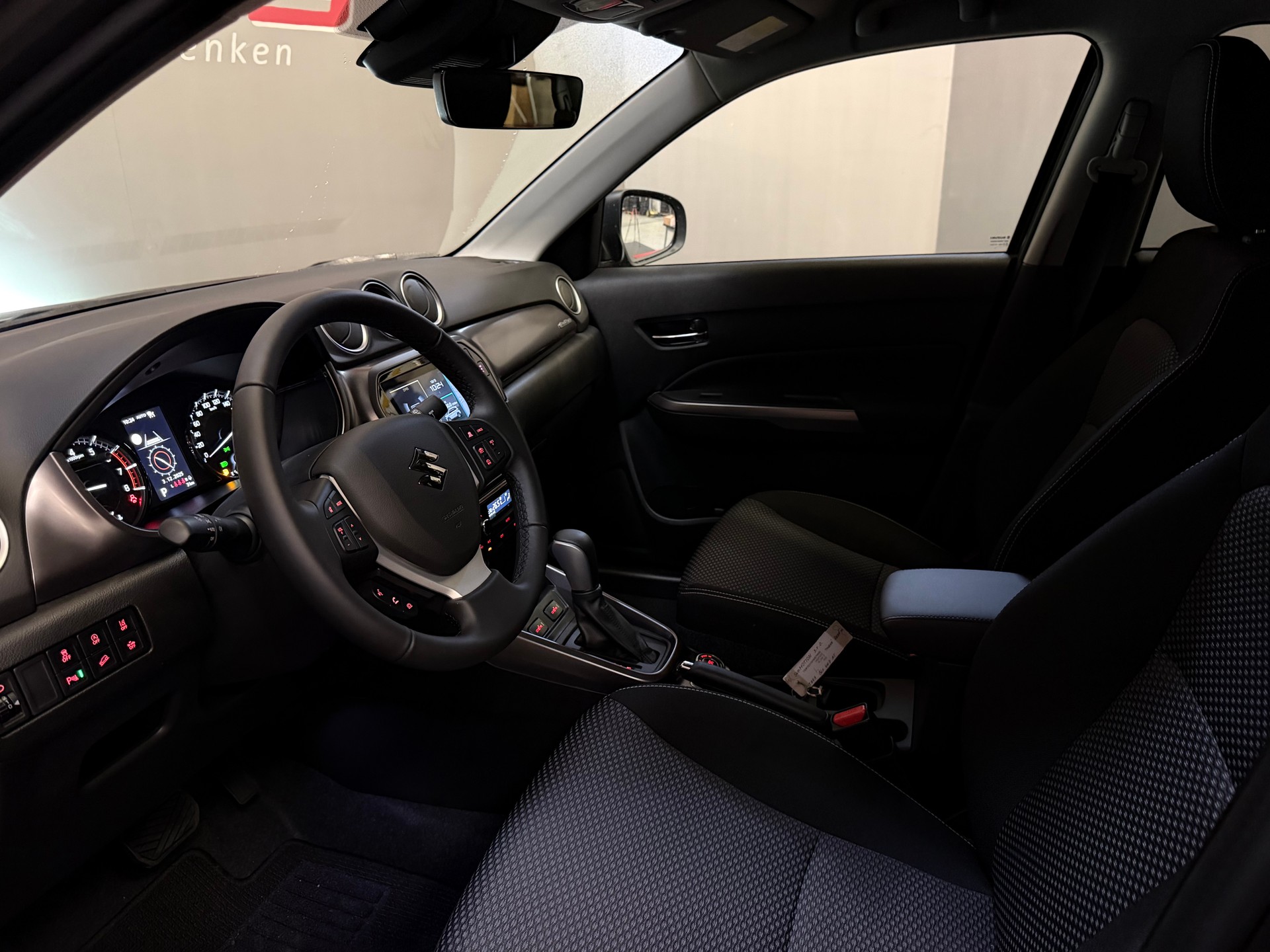 SUZUKI Vitara 1.4 Boosterjet Compact + 4x4 Hybrid Automatic-image-15