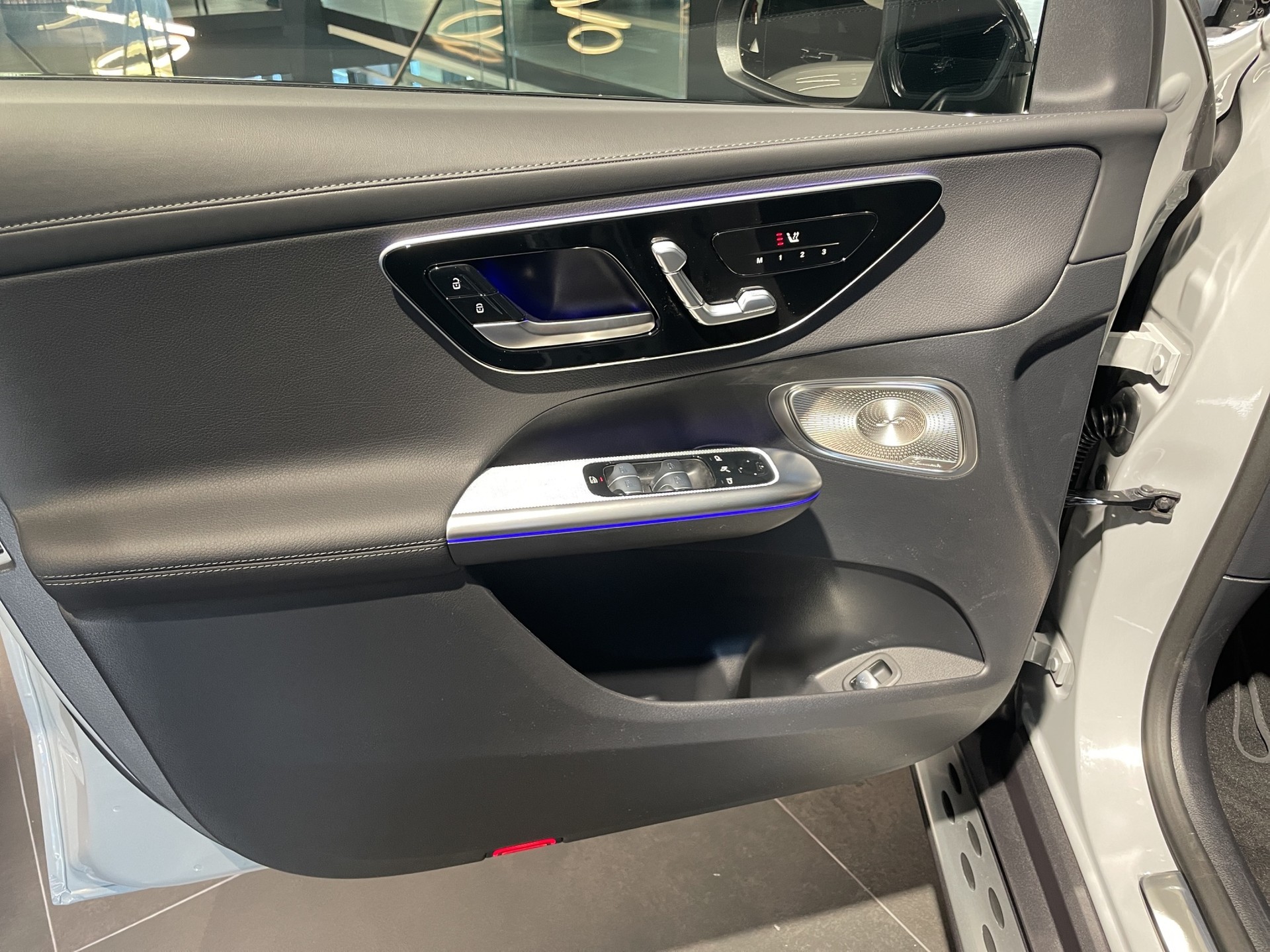 MERCEDES-BENZ GLC 300 d 4Matic 9G-Tronic-image-11