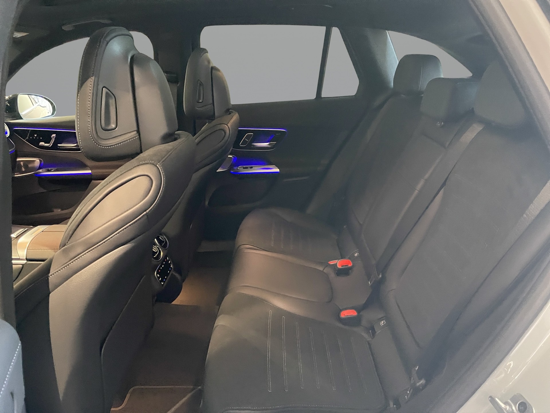 MERCEDES-BENZ GLC 300 d 4Matic 9G-Tronic-image-10