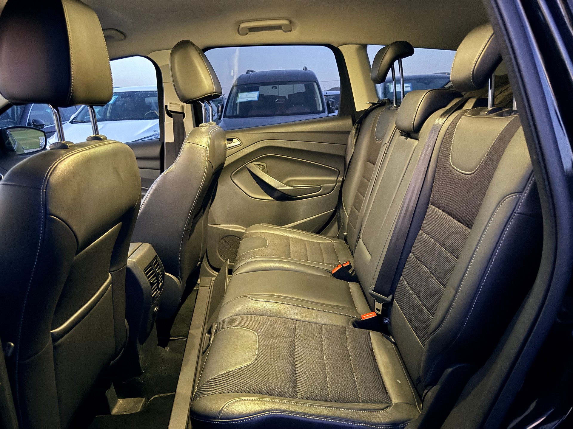 FORD Kuga 1.6 SCTi Titanium 2WD-image-10