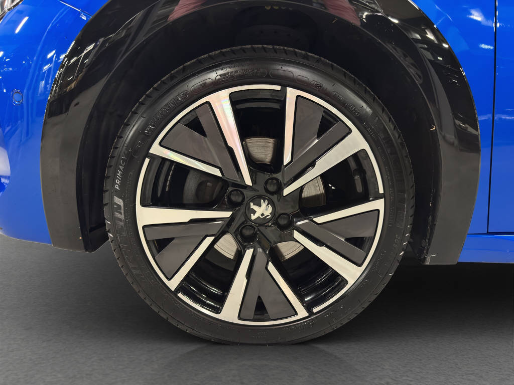 PEUGEOT 208 1.2 PureTech 100 GT-image-11
