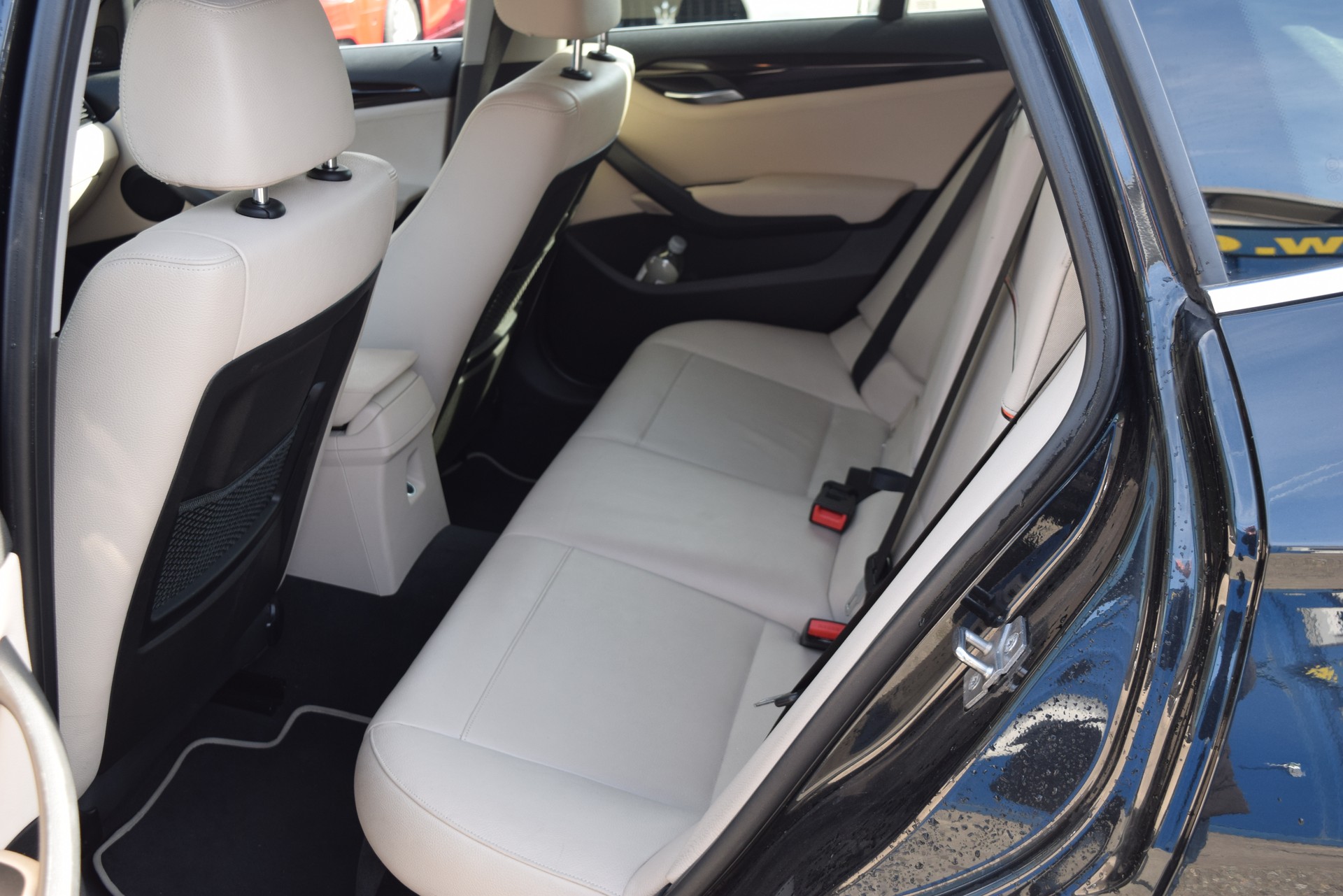 BMW X1 xDrive 25d Steptronic-image-14