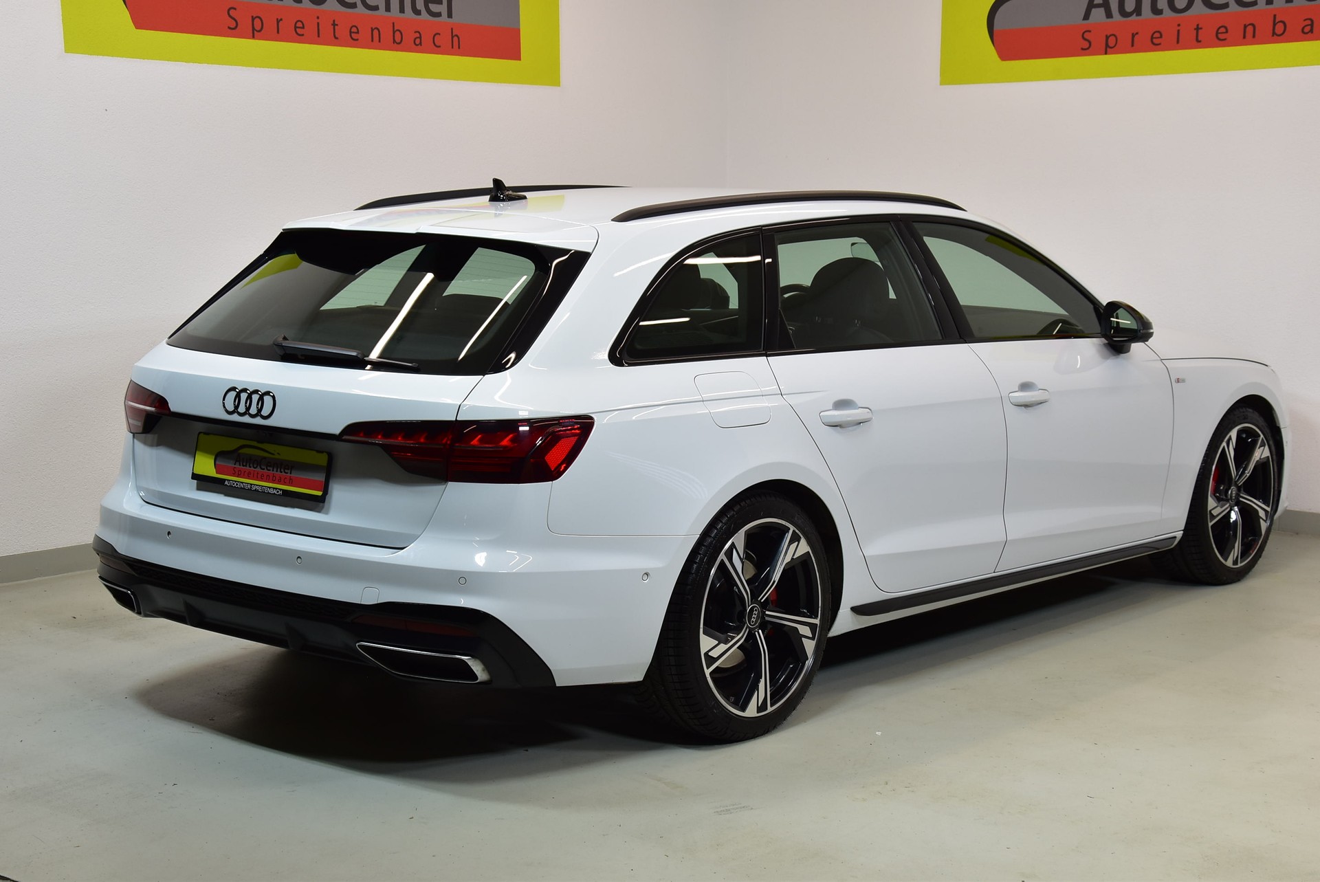 AUDI A4 Avant 40 TDI S line Attraction quattro S-tronic S-LINE COMPETITION PLUS-image-13