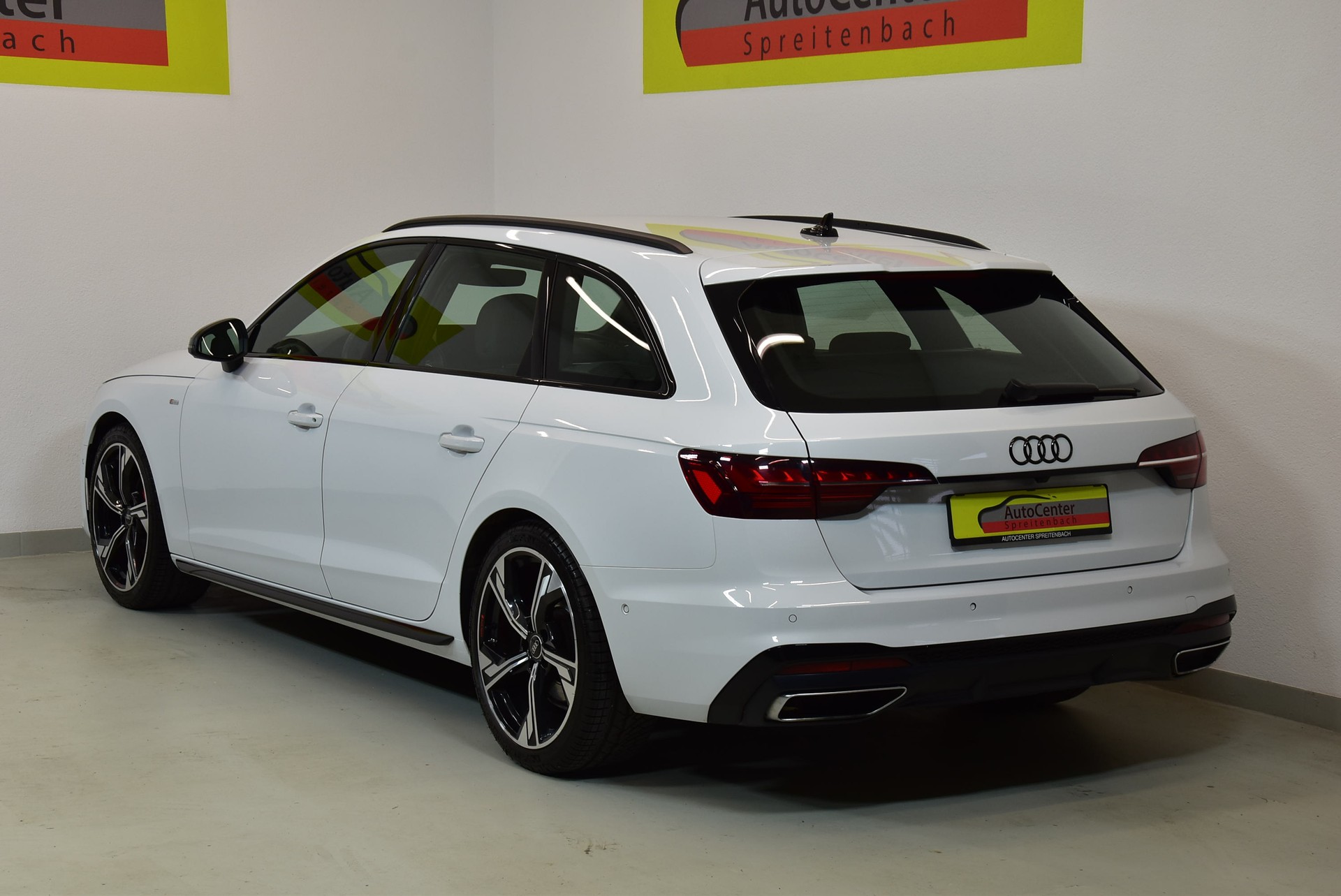 AUDI A4 Avant 40 TDI S line Attraction quattro S-tronic S-LINE COMPETITION PLUS-image-14