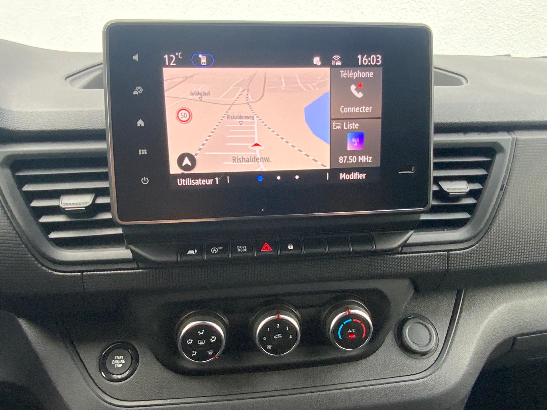 RENAULT Trafic 2.0 Blue dCi 150 Advance L1H1 EDC EN-image-12