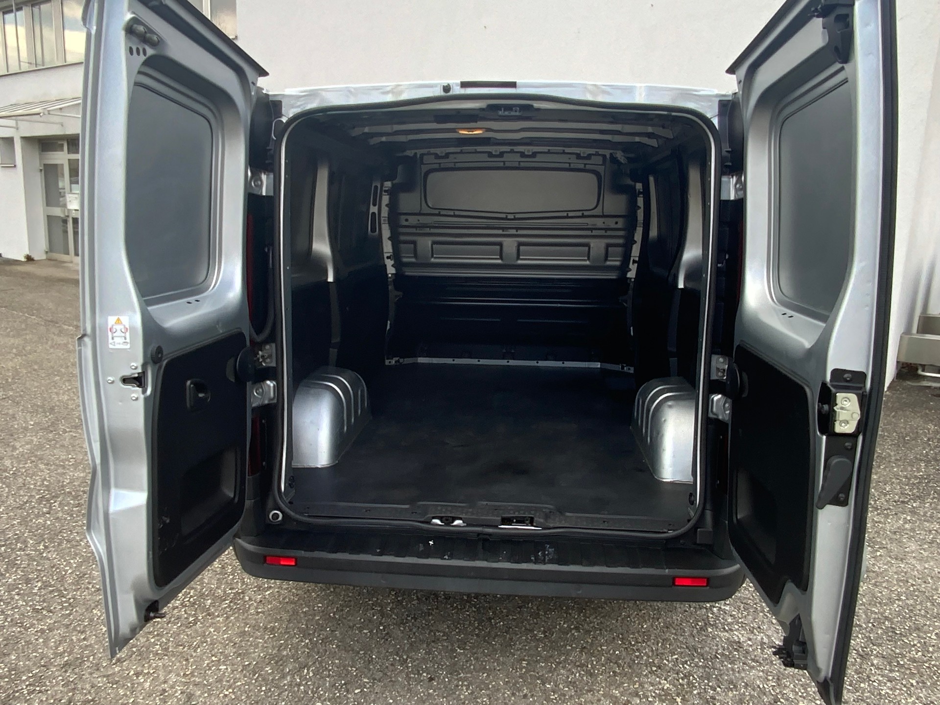 RENAULT Trafic 2.0 Blue dCi 150 Advance L1H1 EDC EN-image-8