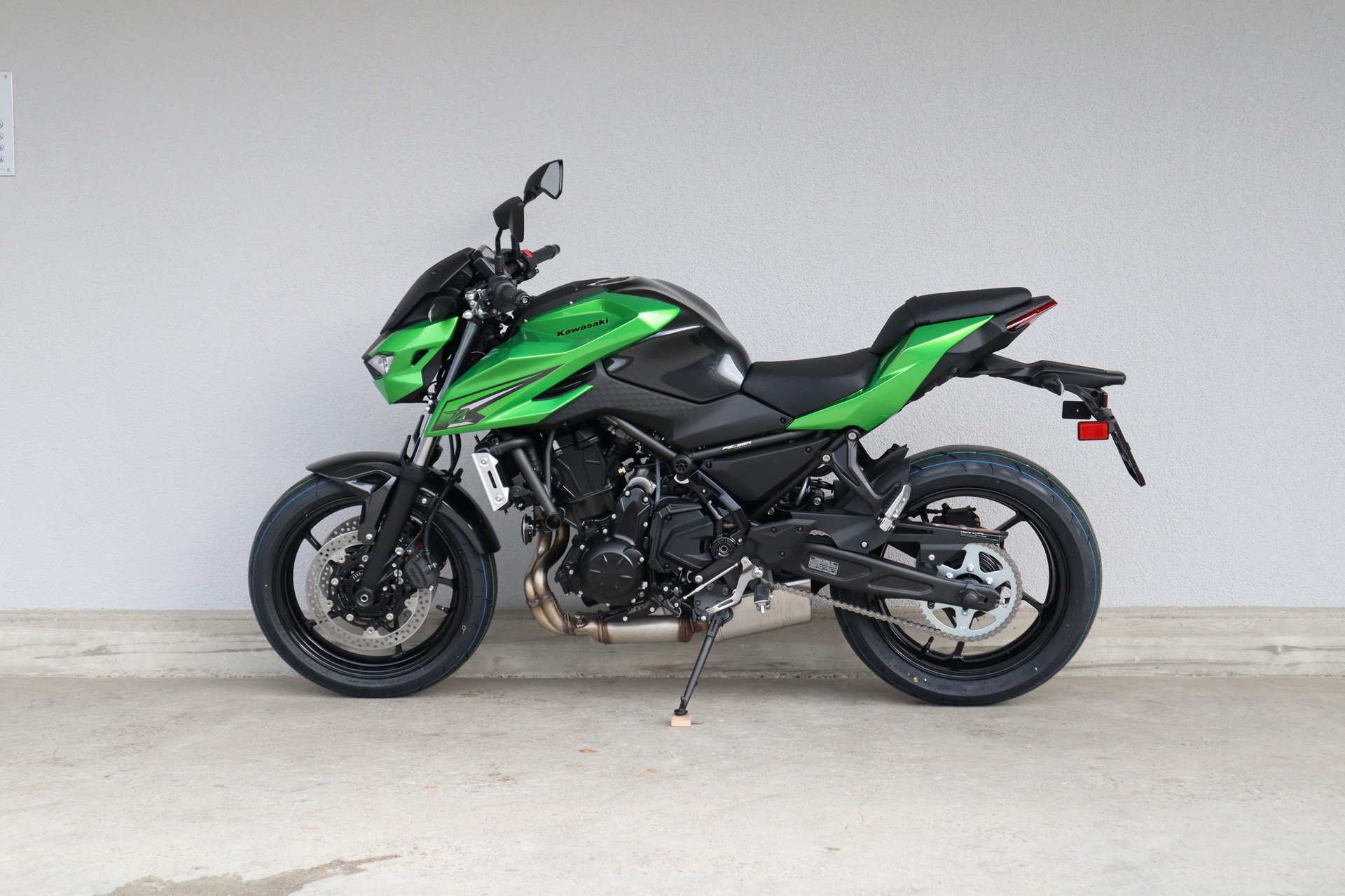 KAWASAKI Z 650 S-showroom-element-3