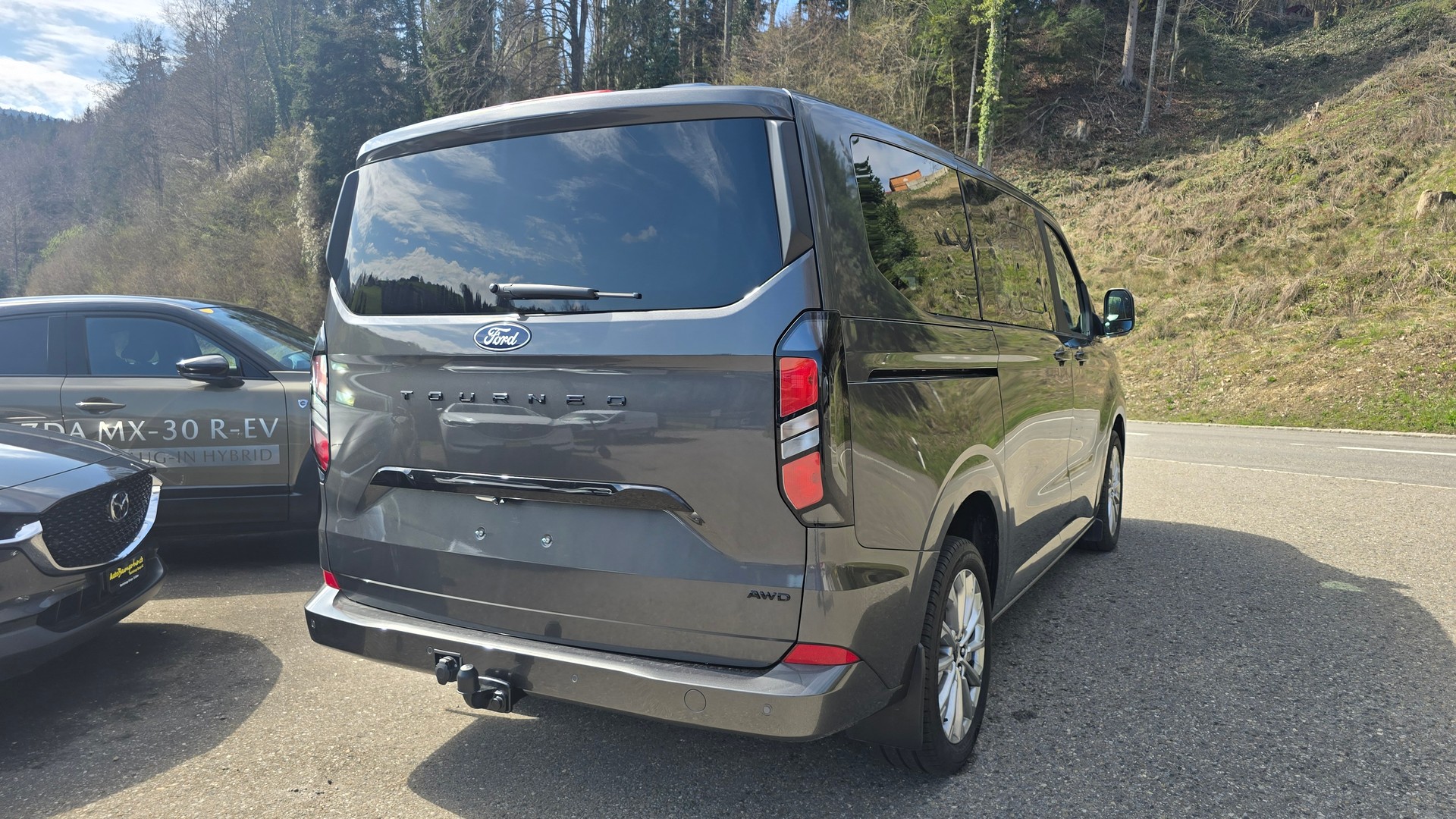 FORD Tourneo Custom Bus 320 L1H1 TitaniumX Automat 4x4-image-2