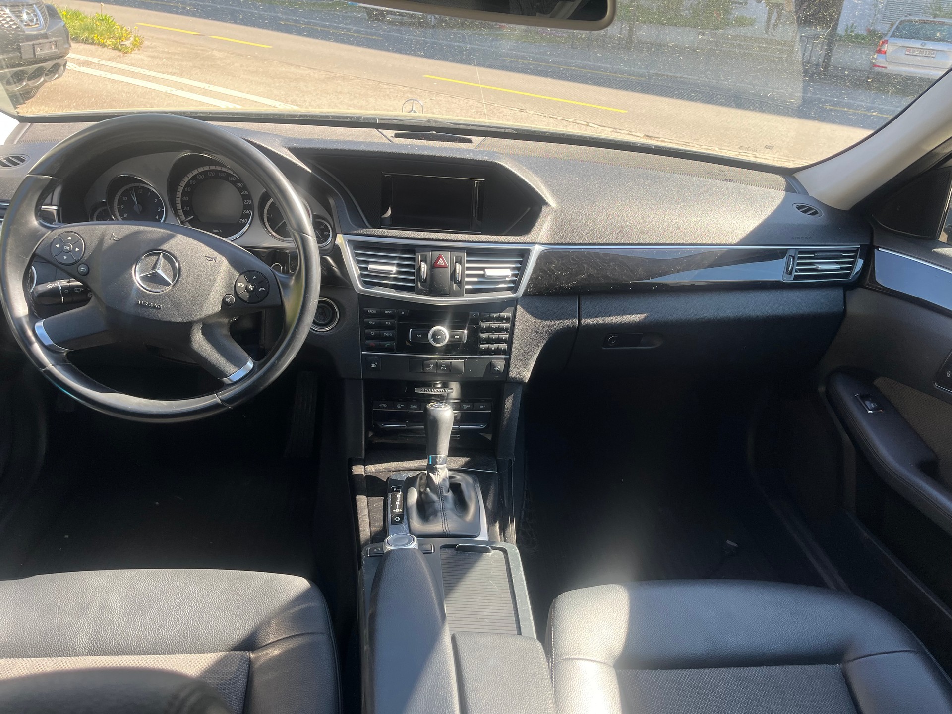 MERCEDES-BENZ E 220 CDI BlueEfficiency My Star Automatic-image-7