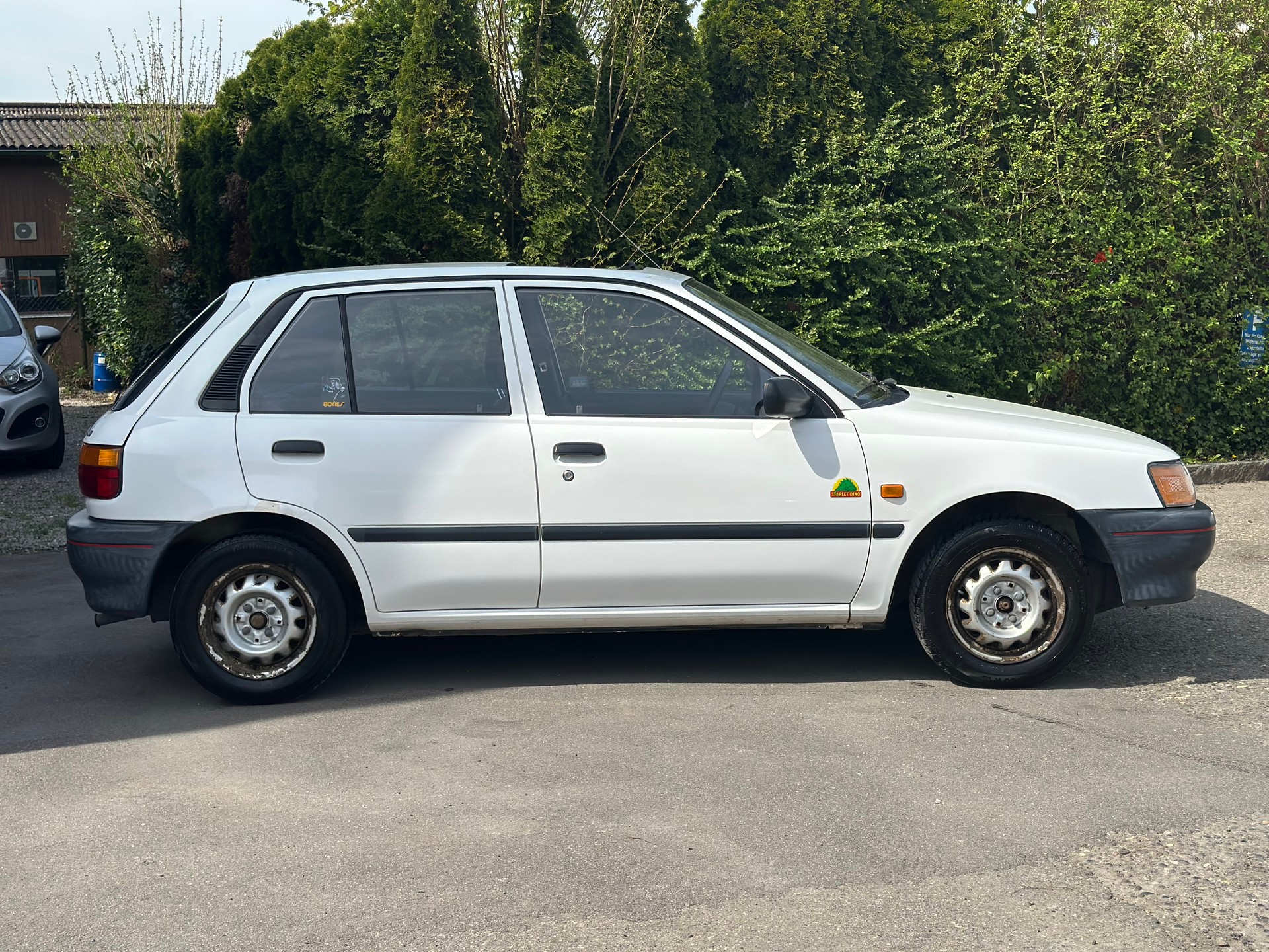 TOYOTA Starlet 1.3 XLi Dino-image-2