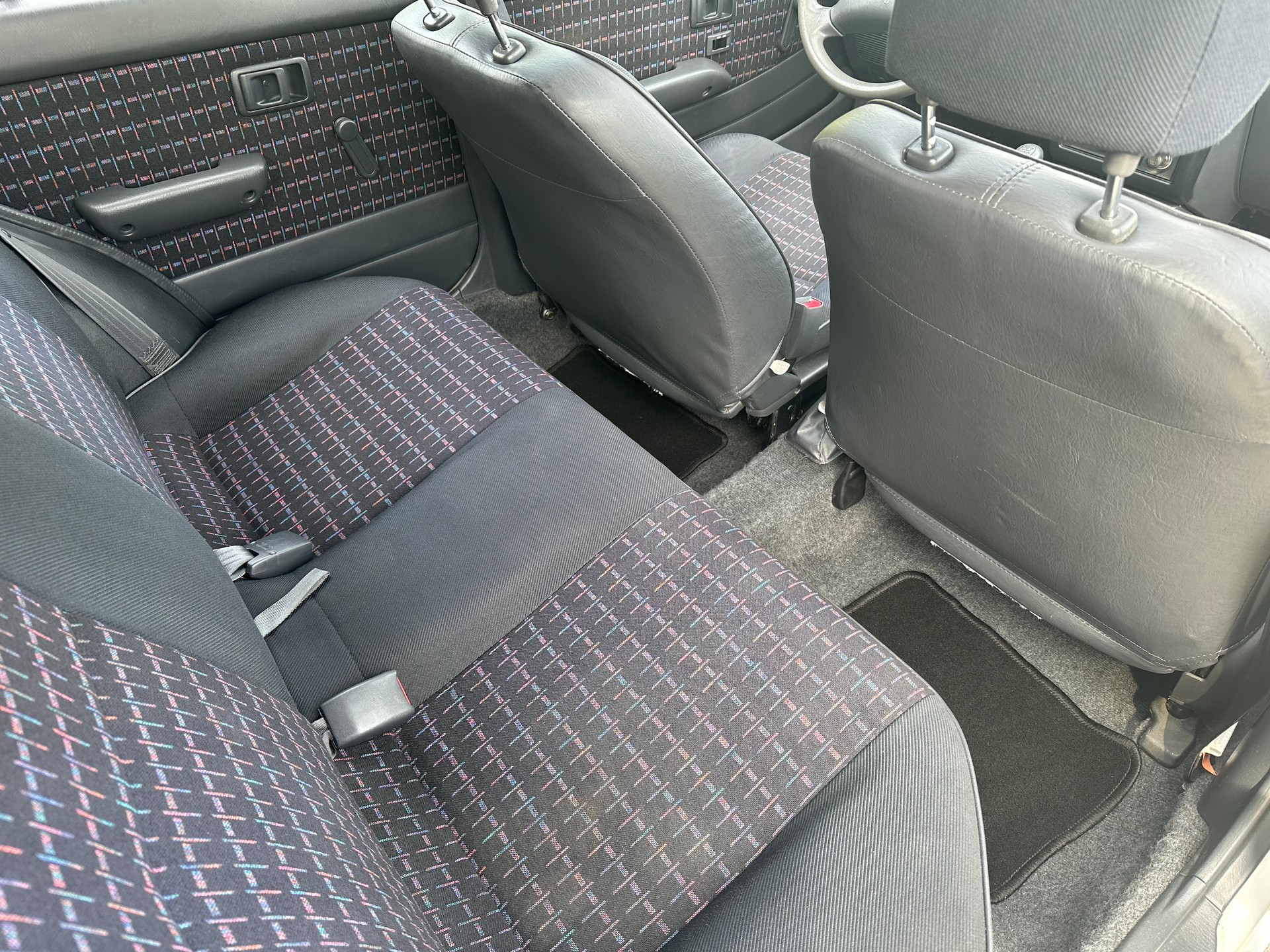 TOYOTA Starlet 1.3 XLi Dino-image-13