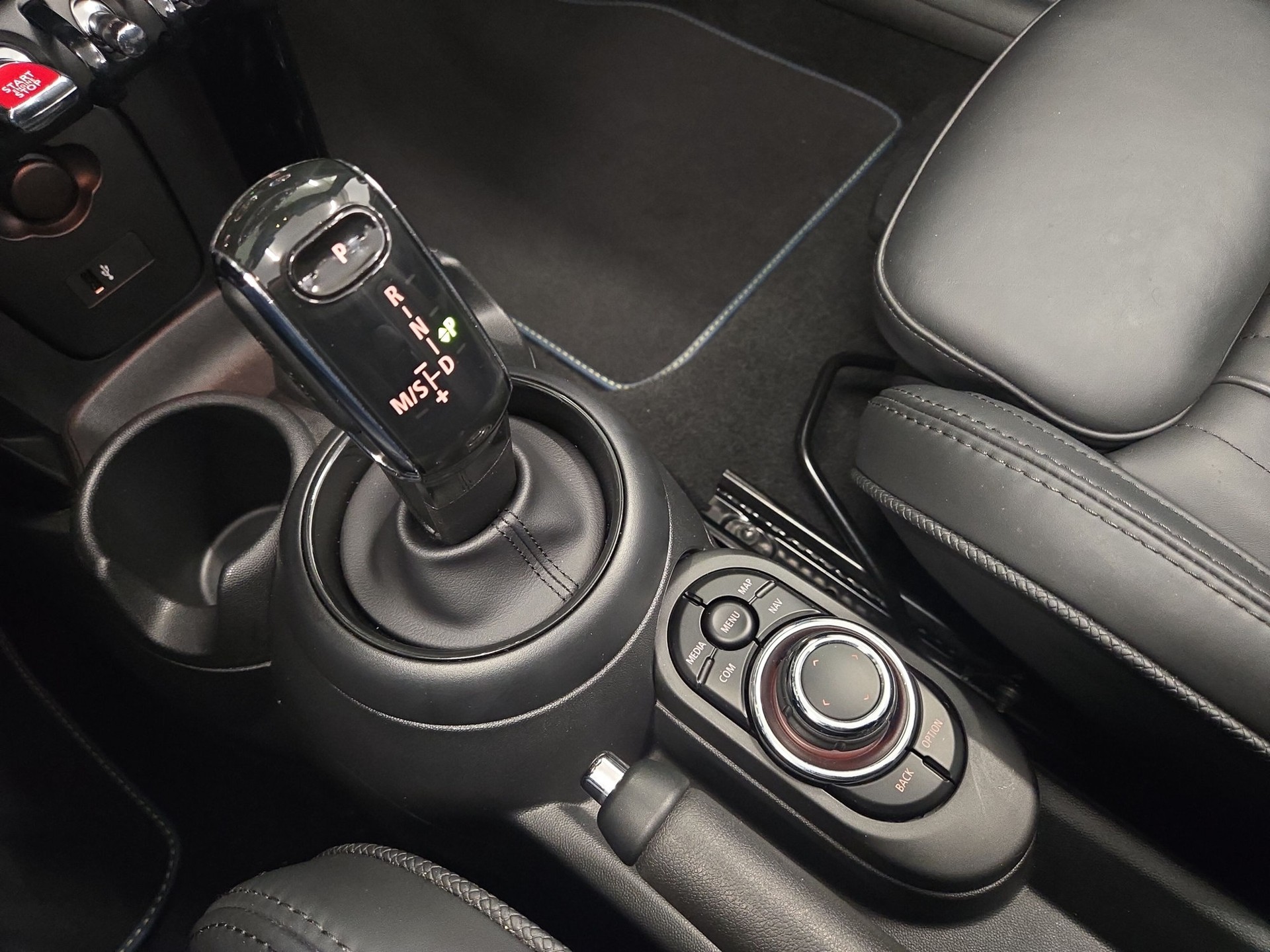MINI Cooper Cabriolet Sidewalk Edition DKG-image-10