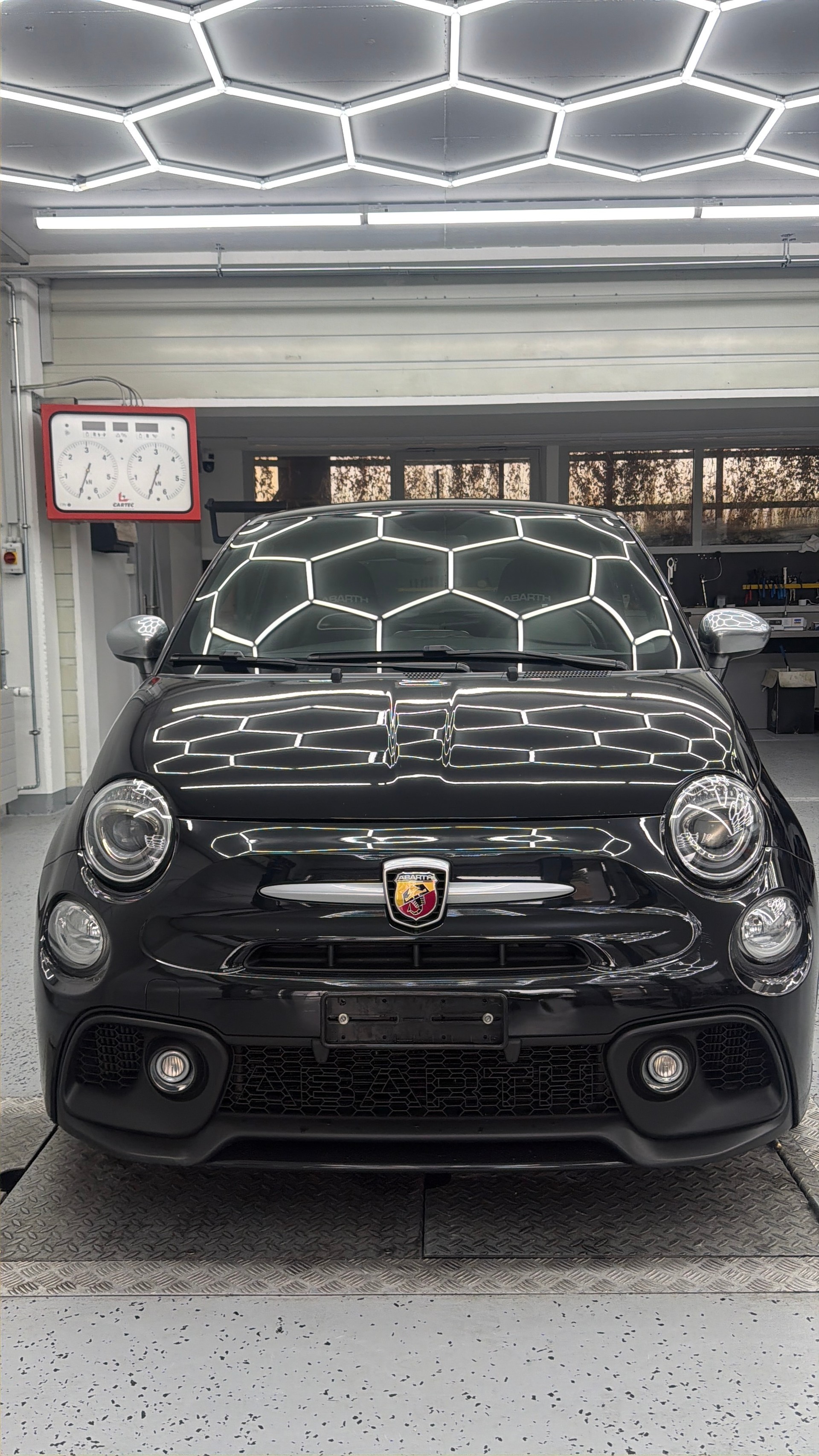 FIAT 595 1.4 16V Turbo Abarth Turismo-image-1