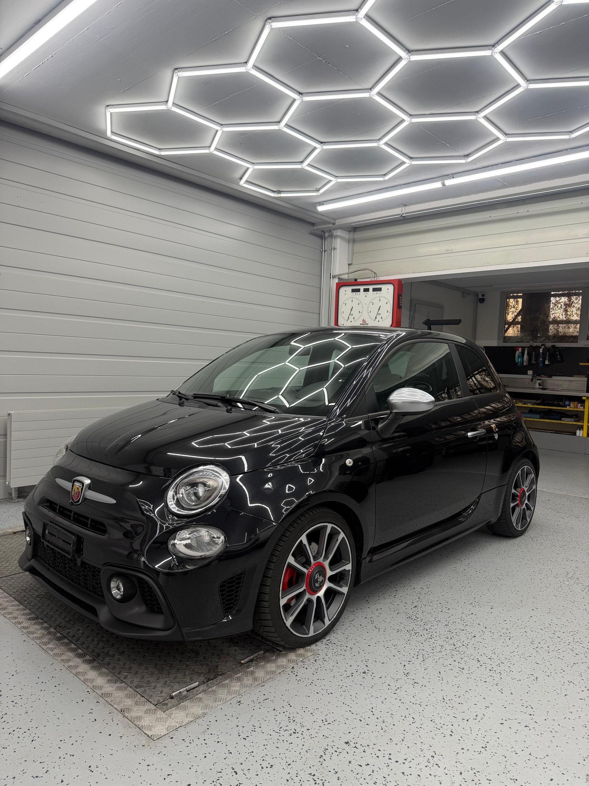 FIAT 595 1.4 16V Turbo Abarth Turismo-image-0
