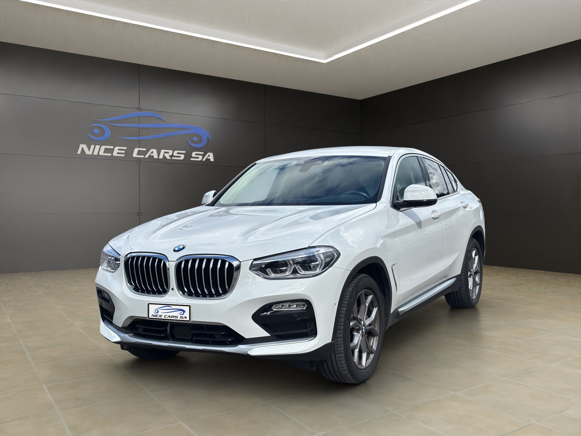 BMW X4 xDrive 30i xLine Steptronic-image-0