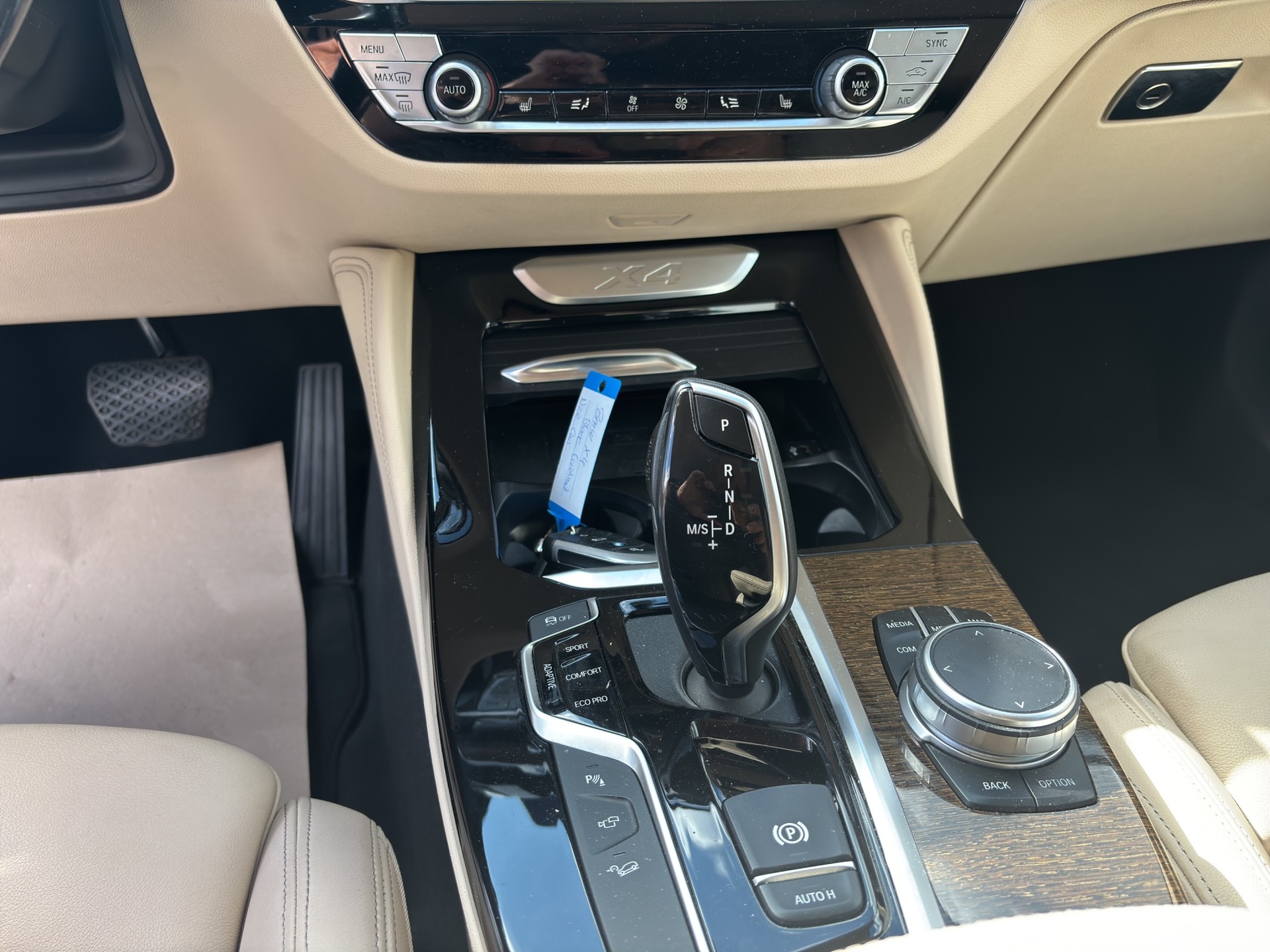 BMW X4 xDrive 30i xLine Steptronic-image-13