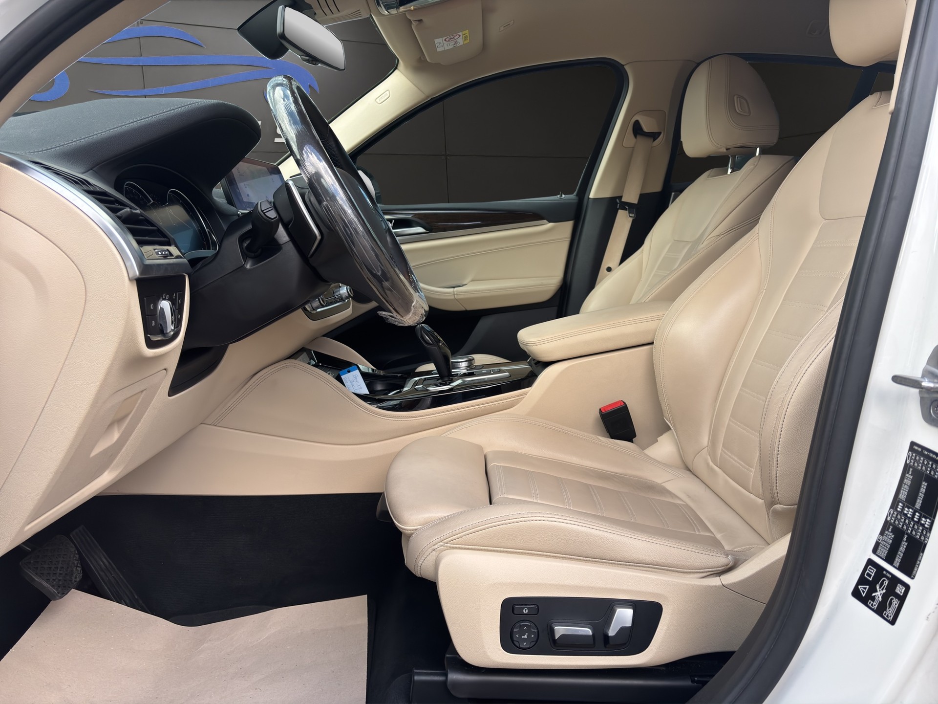 BMW X4 xDrive 30i xLine Steptronic-image-14