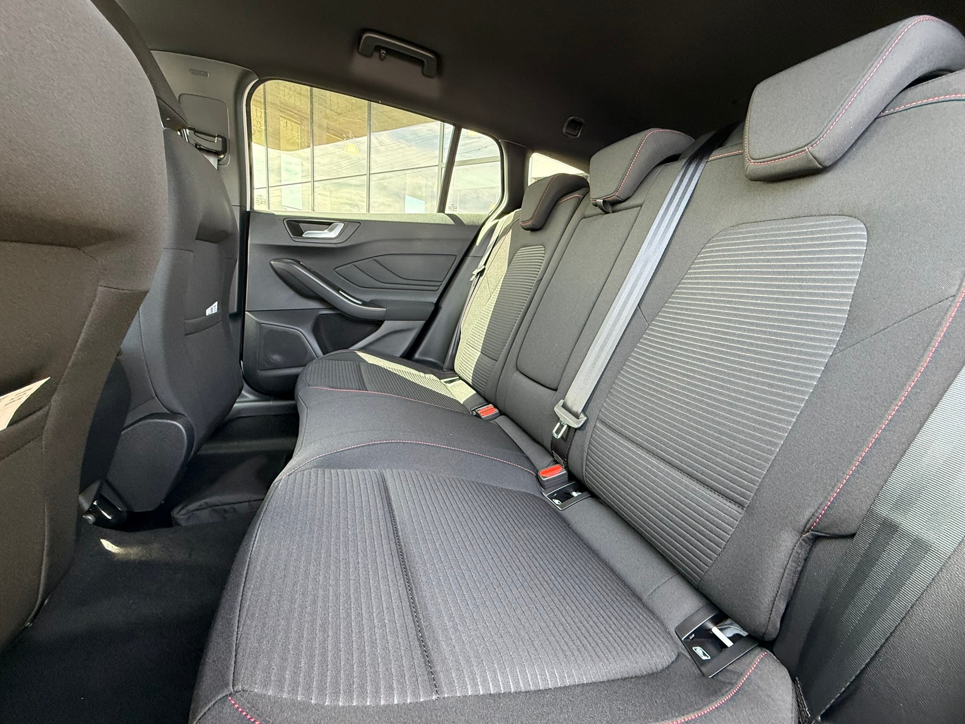 FORD Focus 1.0 MHEV ST-Line X Automat-image-7