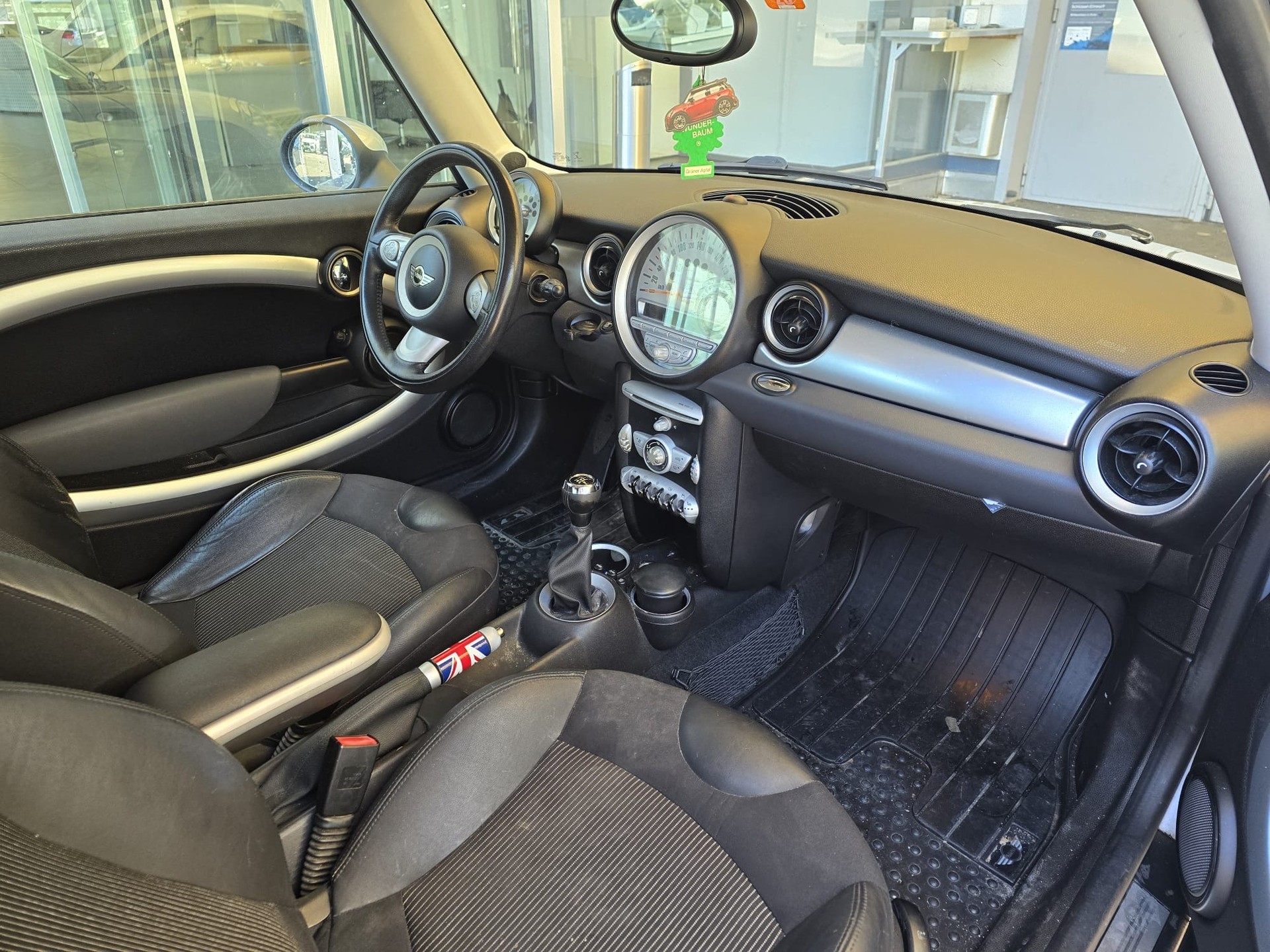 MINI Cooper-image-7
