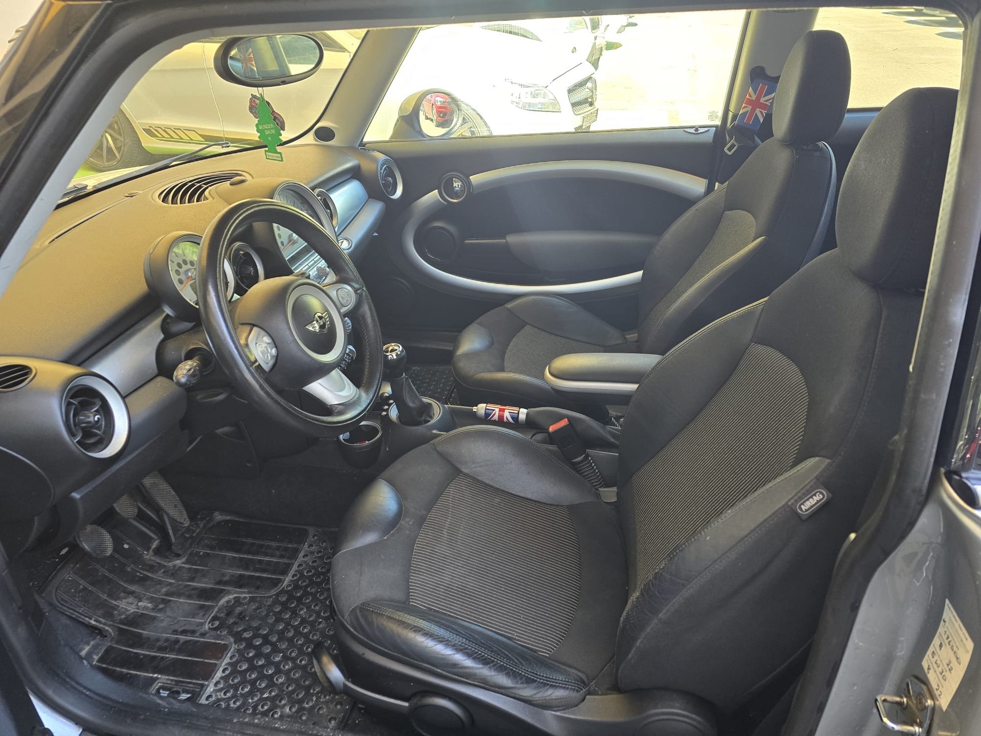 MINI Cooper-image-10