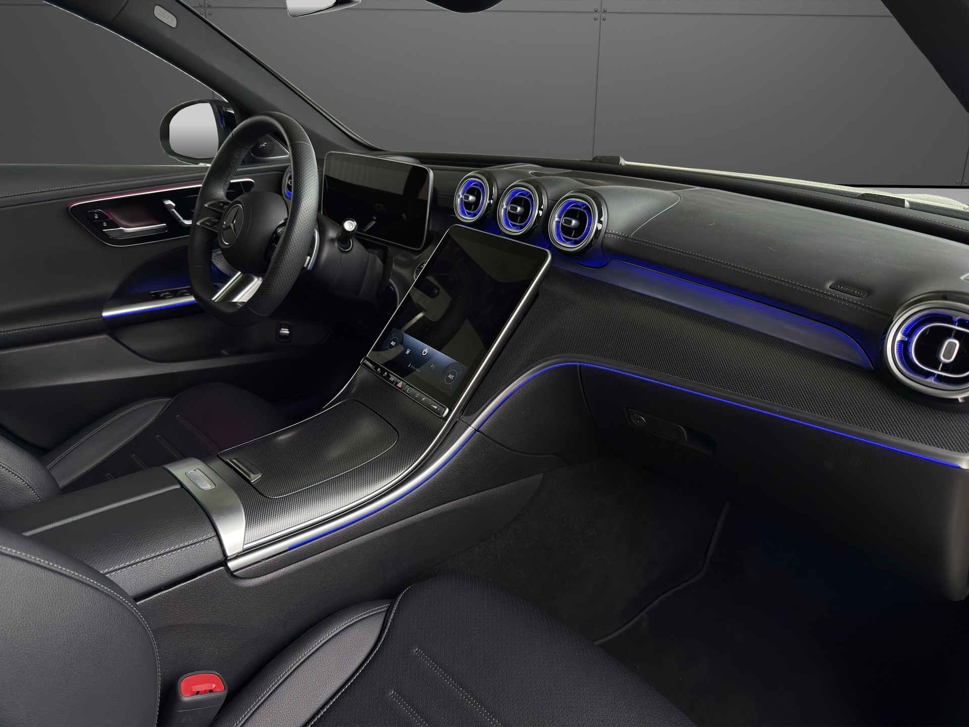 MERCEDES-BENZ C 300de T 4Matic AMG Line-image-11