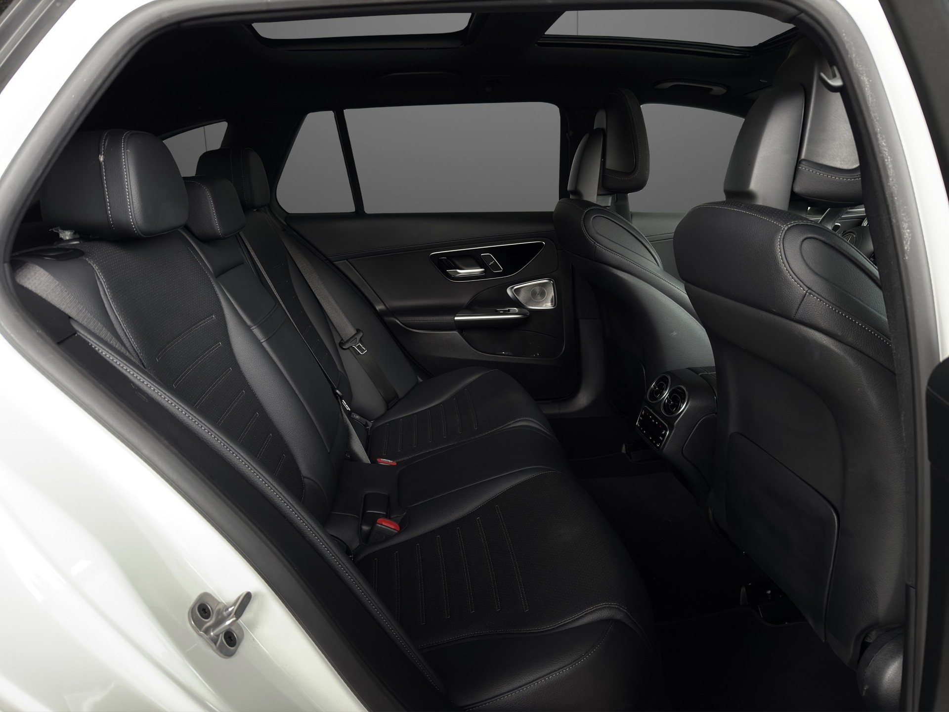 MERCEDES-BENZ C 300de T 4Matic AMG Line-image-9