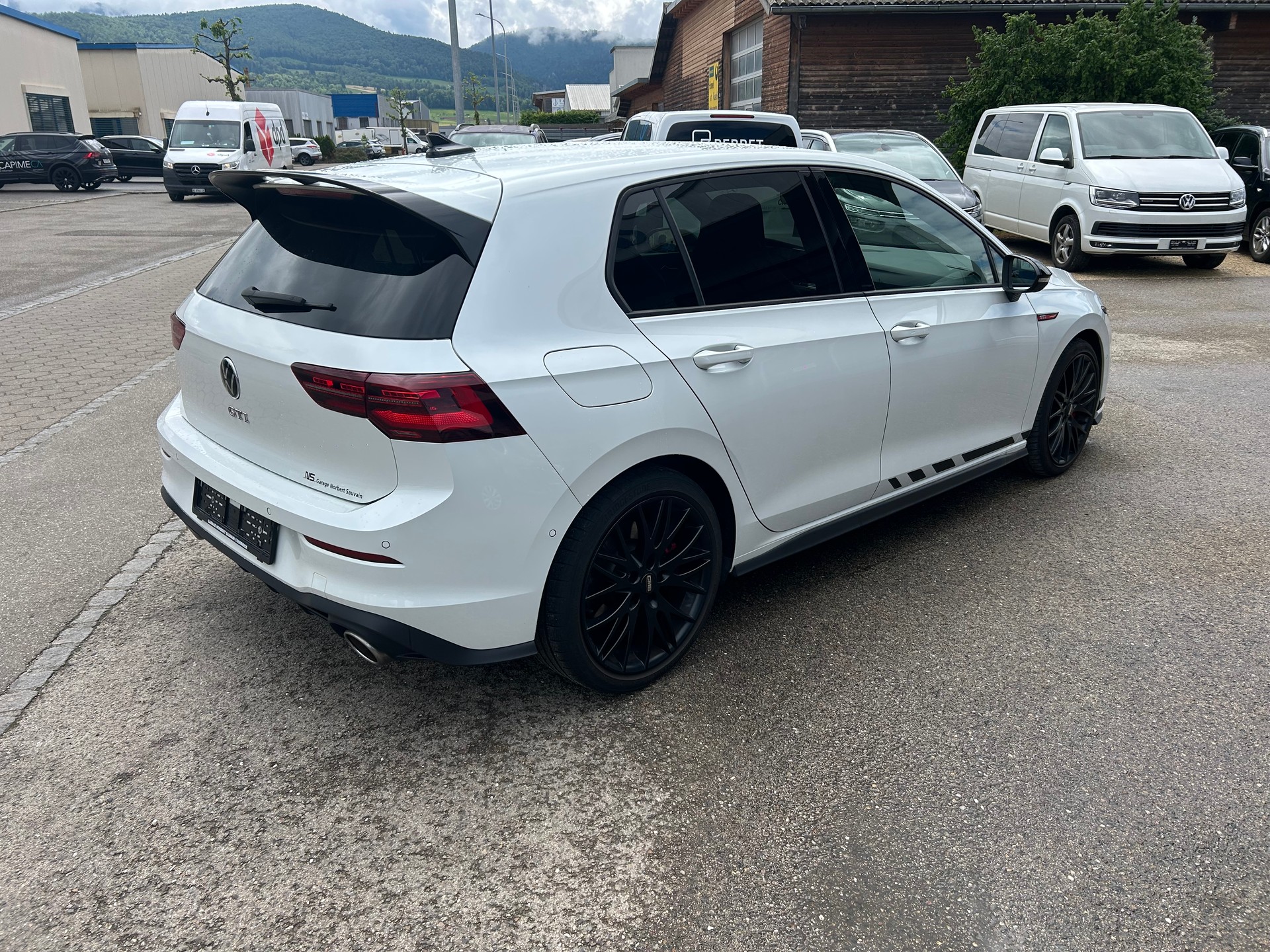 VW Golf 2.0 TSI GTI Clubsport DSG-image-4
