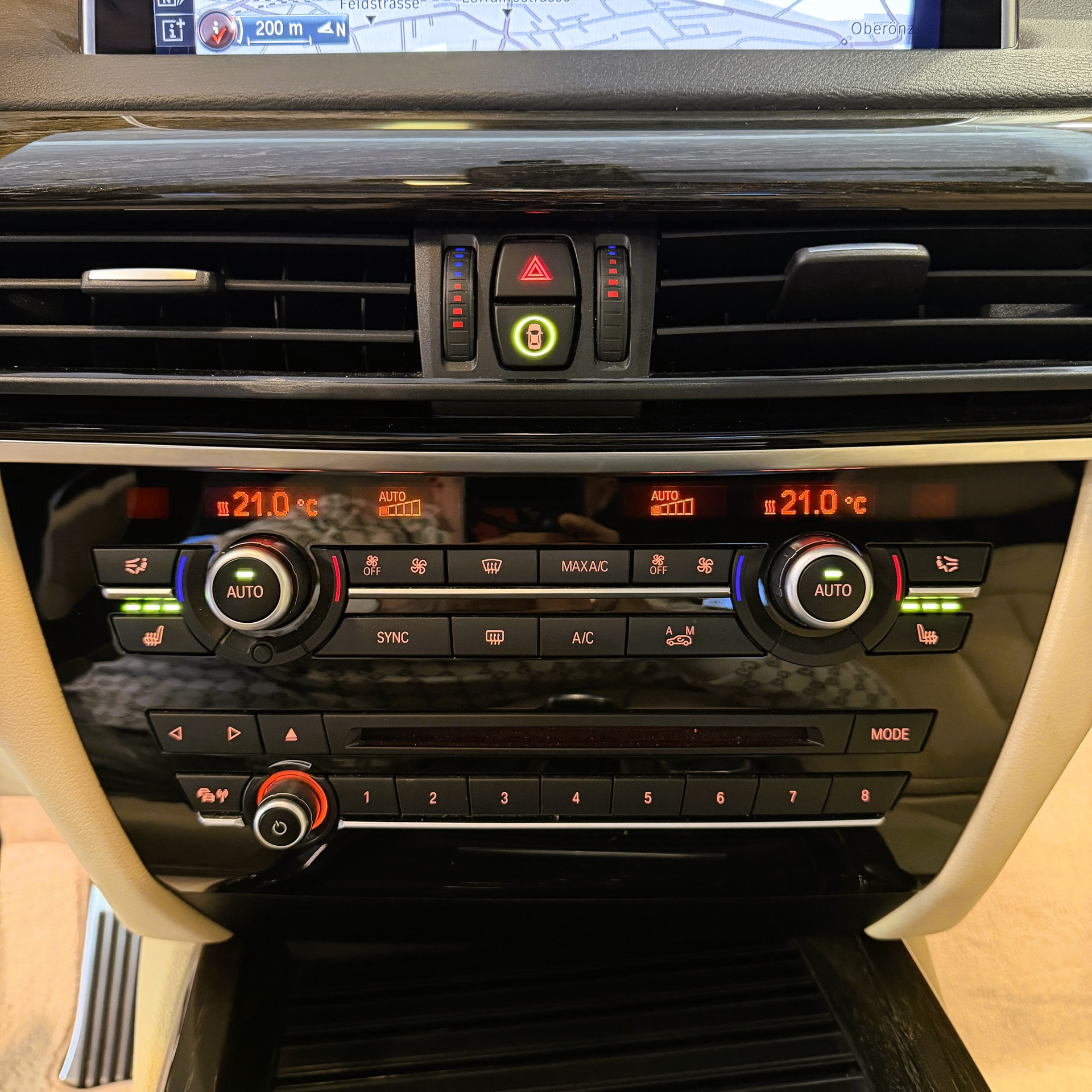BMW X5 xDrive 30d Steptronic-image-16