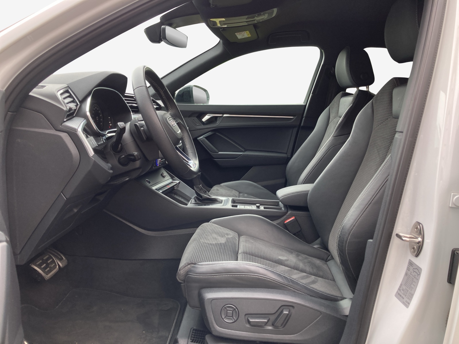 AUDI Q3 Sportback 35 TFSI S line Attraction S-tronic-image-7