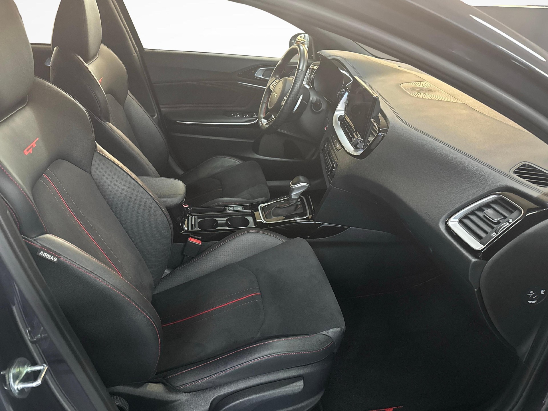 KIA ProCeed 1.6 T-GDi GT-image-14
