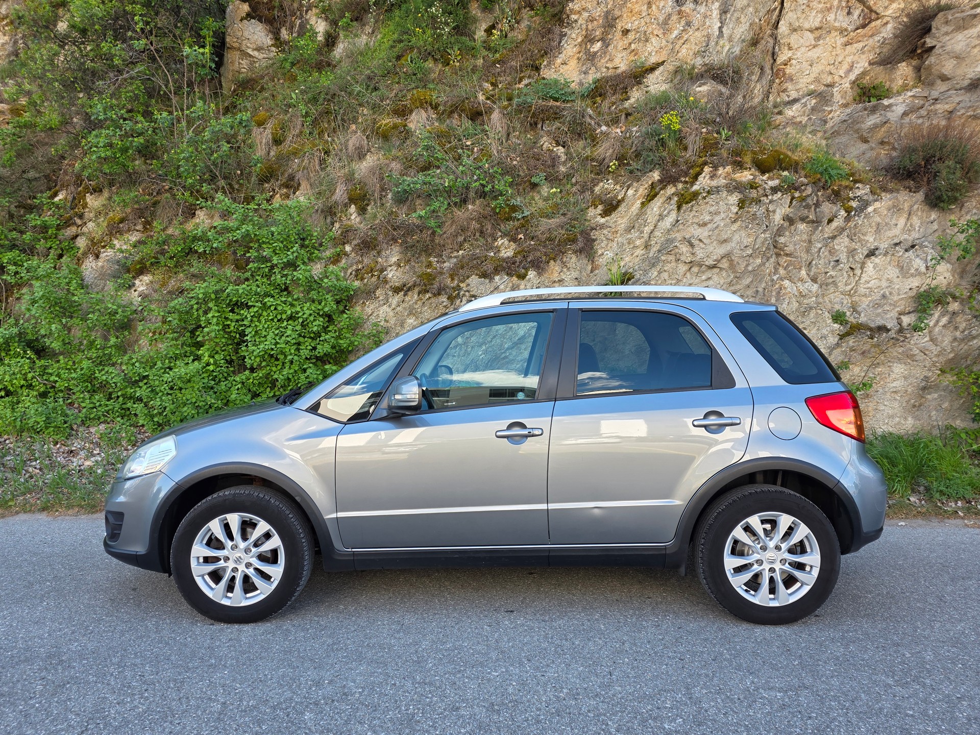 SUZUKI SX4 1.6 16V GL Top Piz Sulai 4WD-image-1