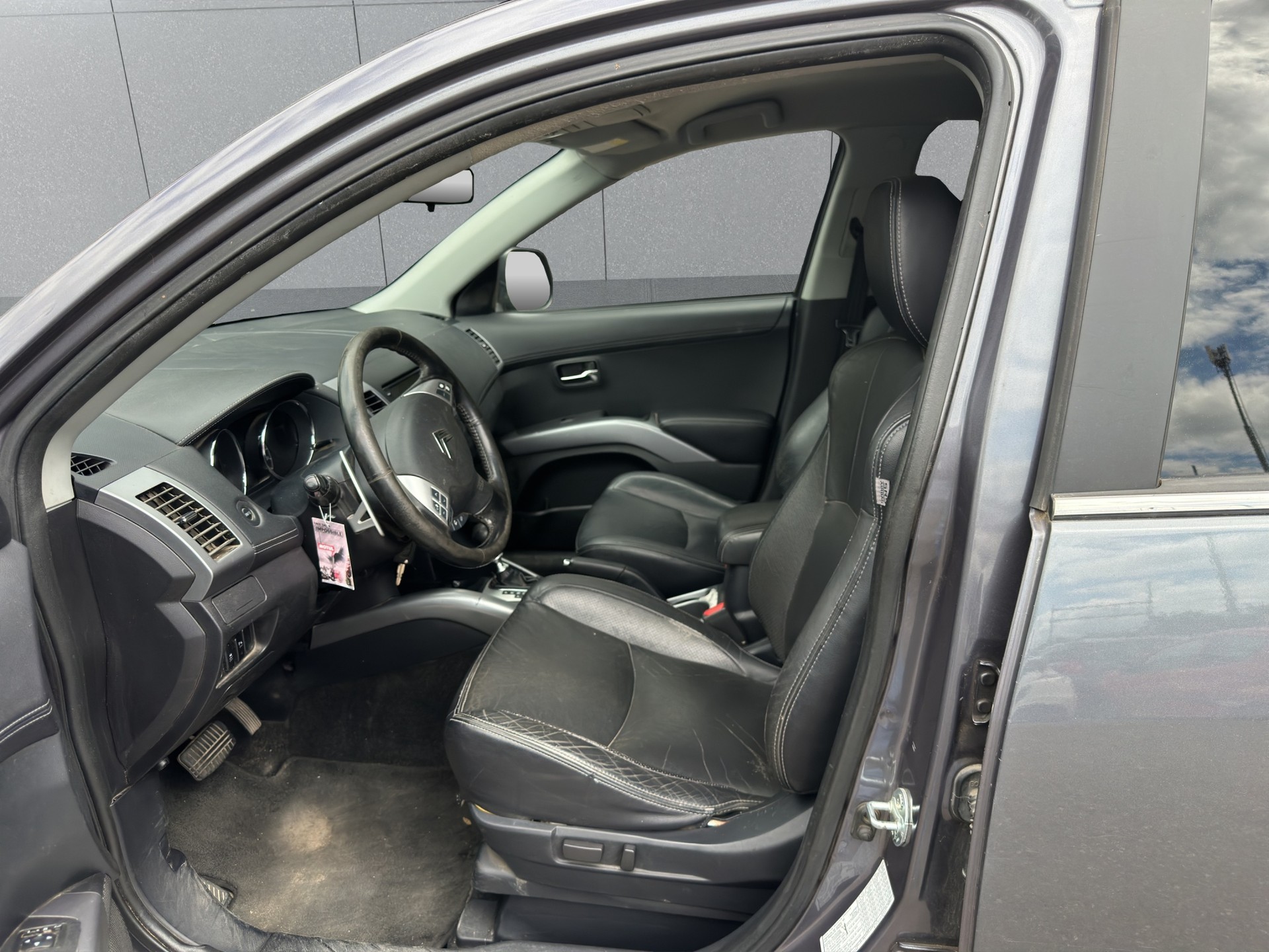 CITROEN C-Crosser 2.2 HDi Exclusive DCS6-image-6