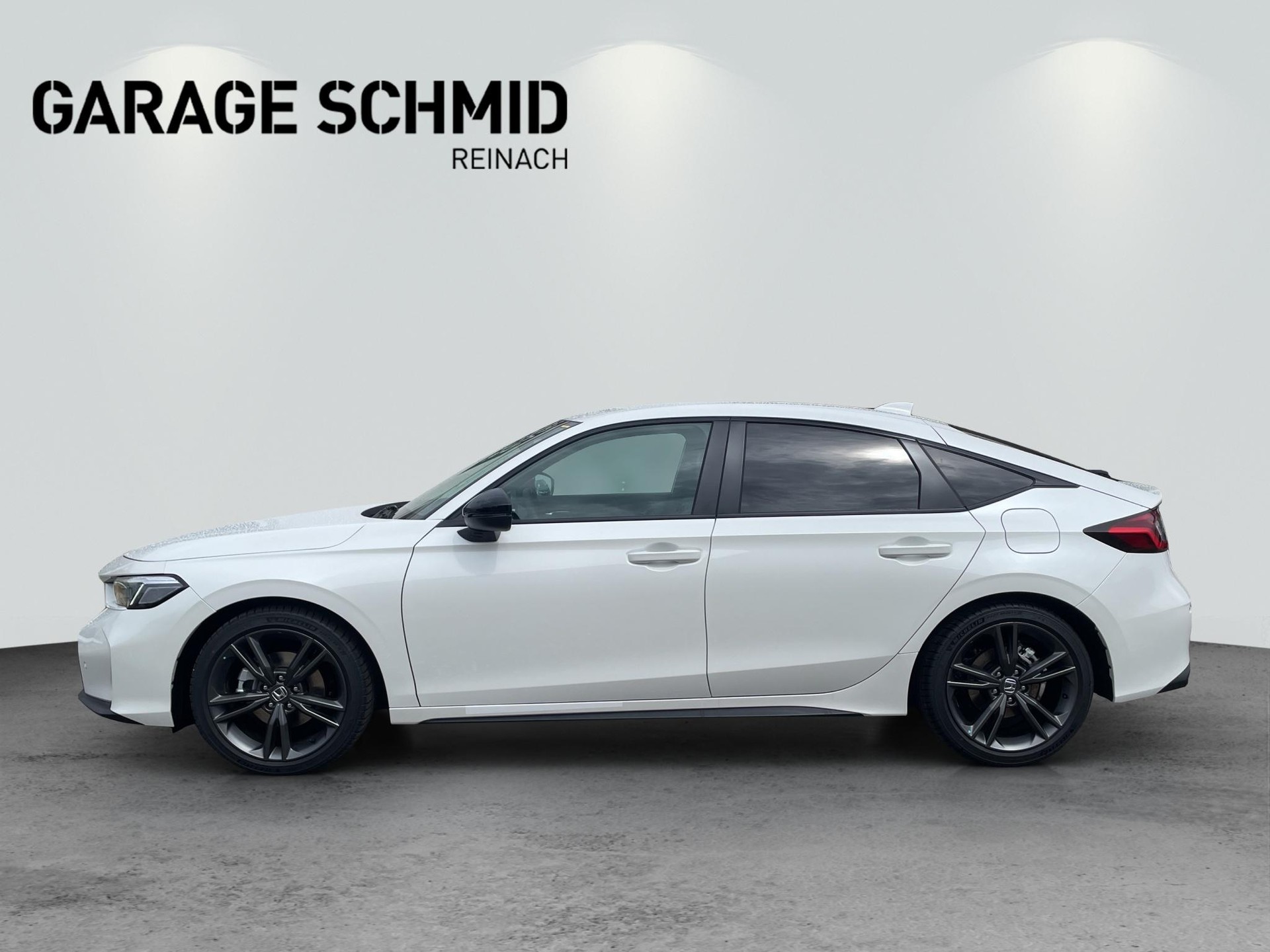 HONDA Civic 2.0 i-MMD Sport-showroom-element-3