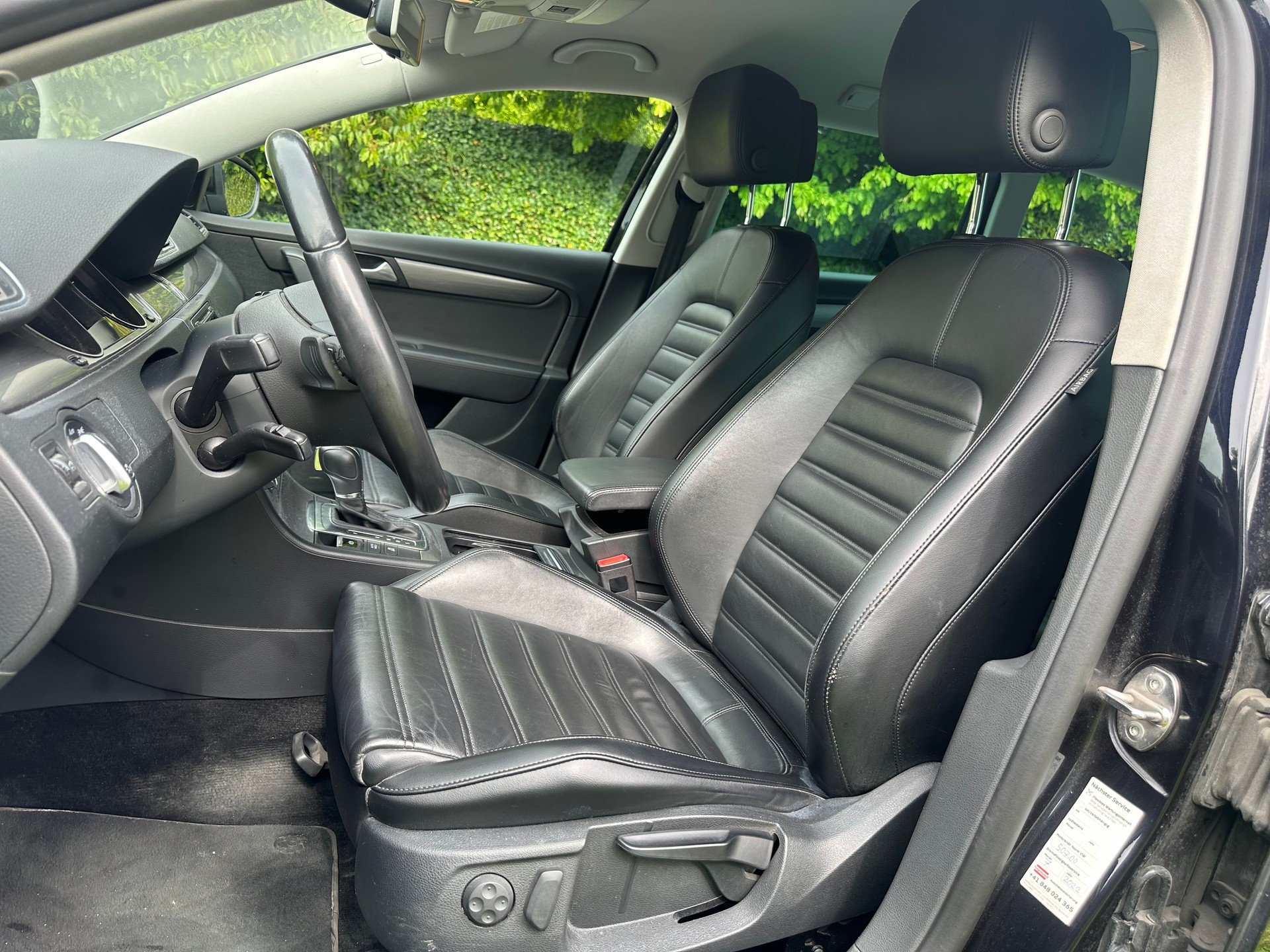 VW Passat Variant 2.0 TDI BMT Design 4M DSG-image-10