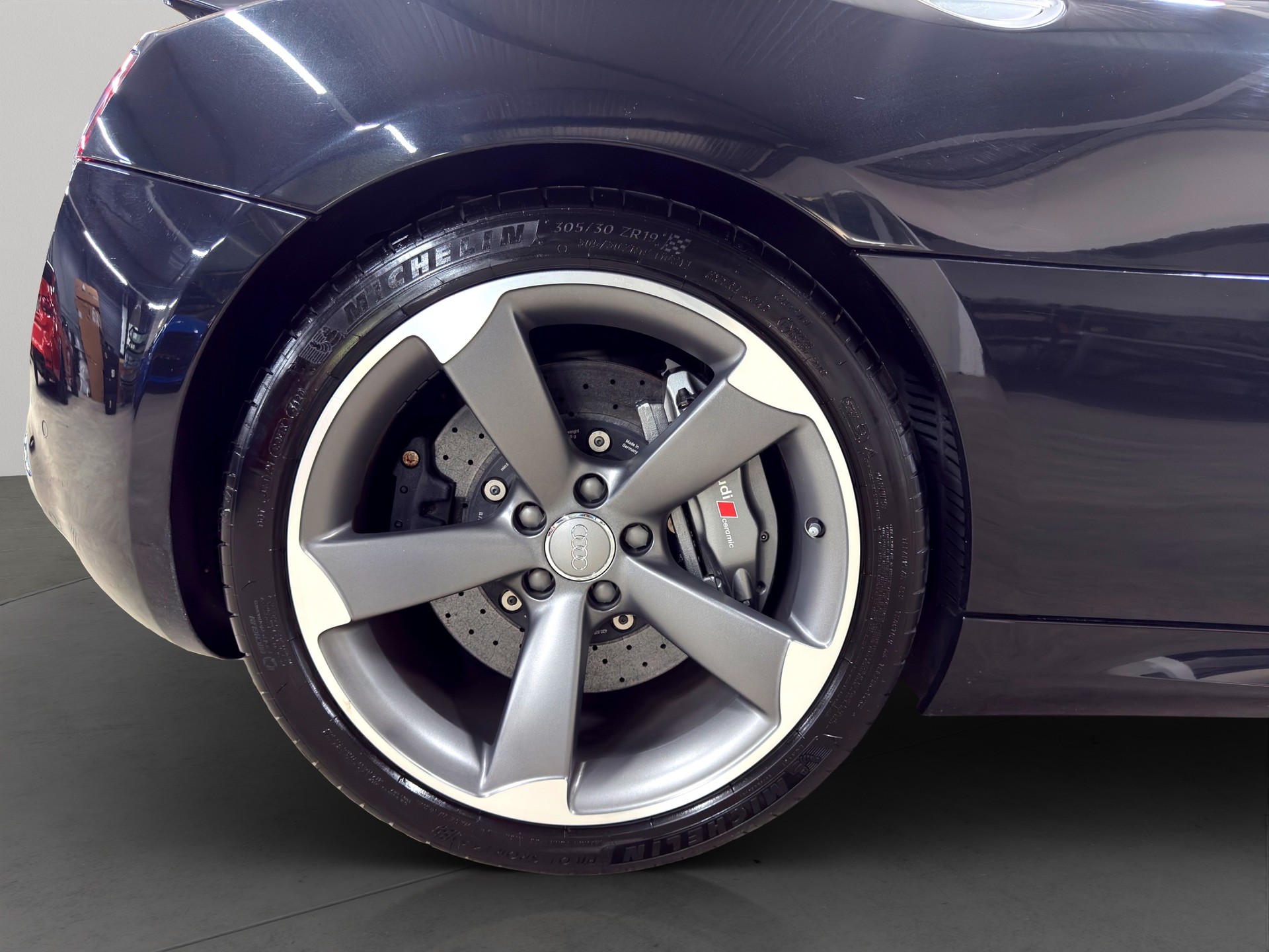 AUDI R8 Spyder 5.2 R-Tronic-image-11